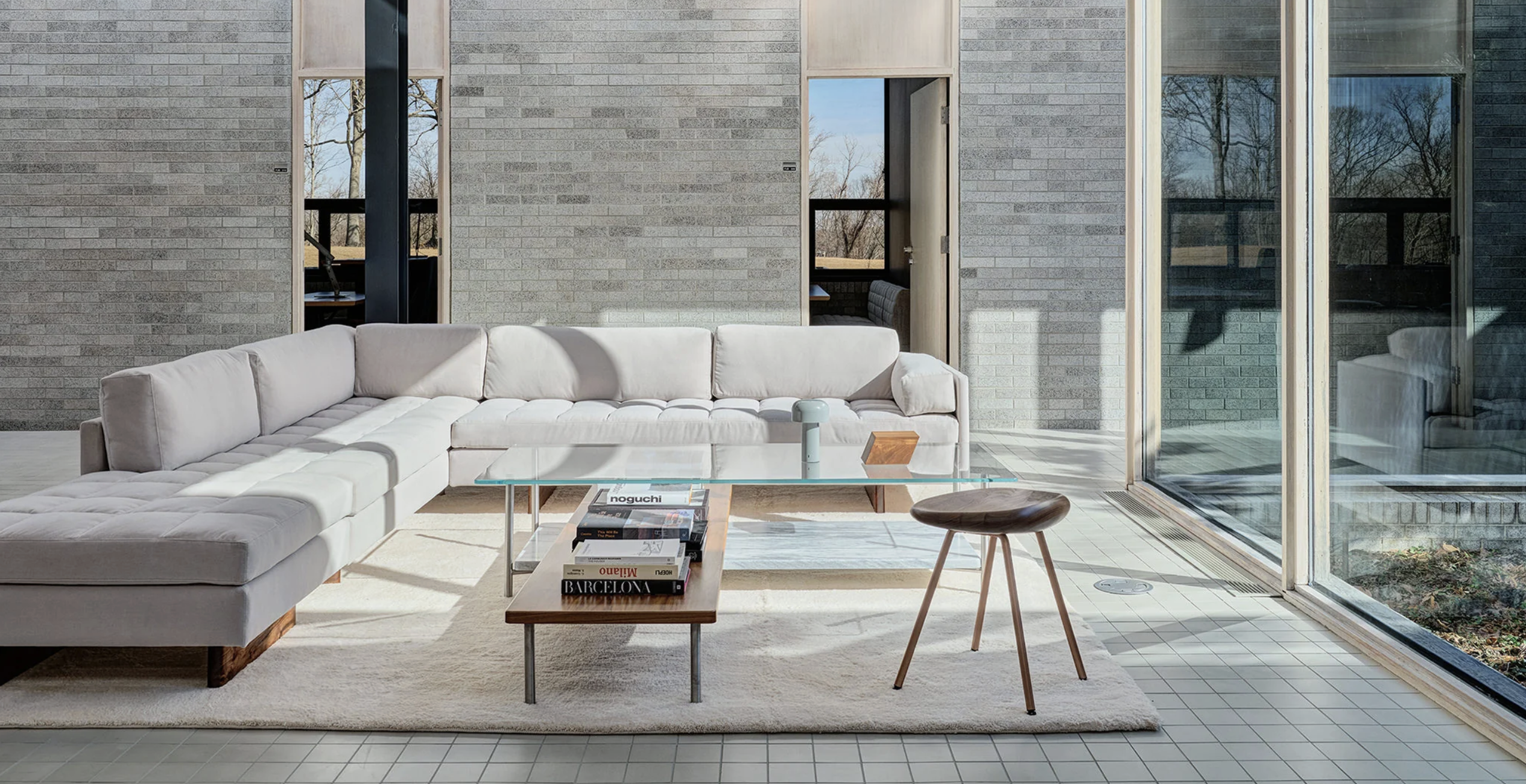 PEBBLE STOOLS par BassamFellows