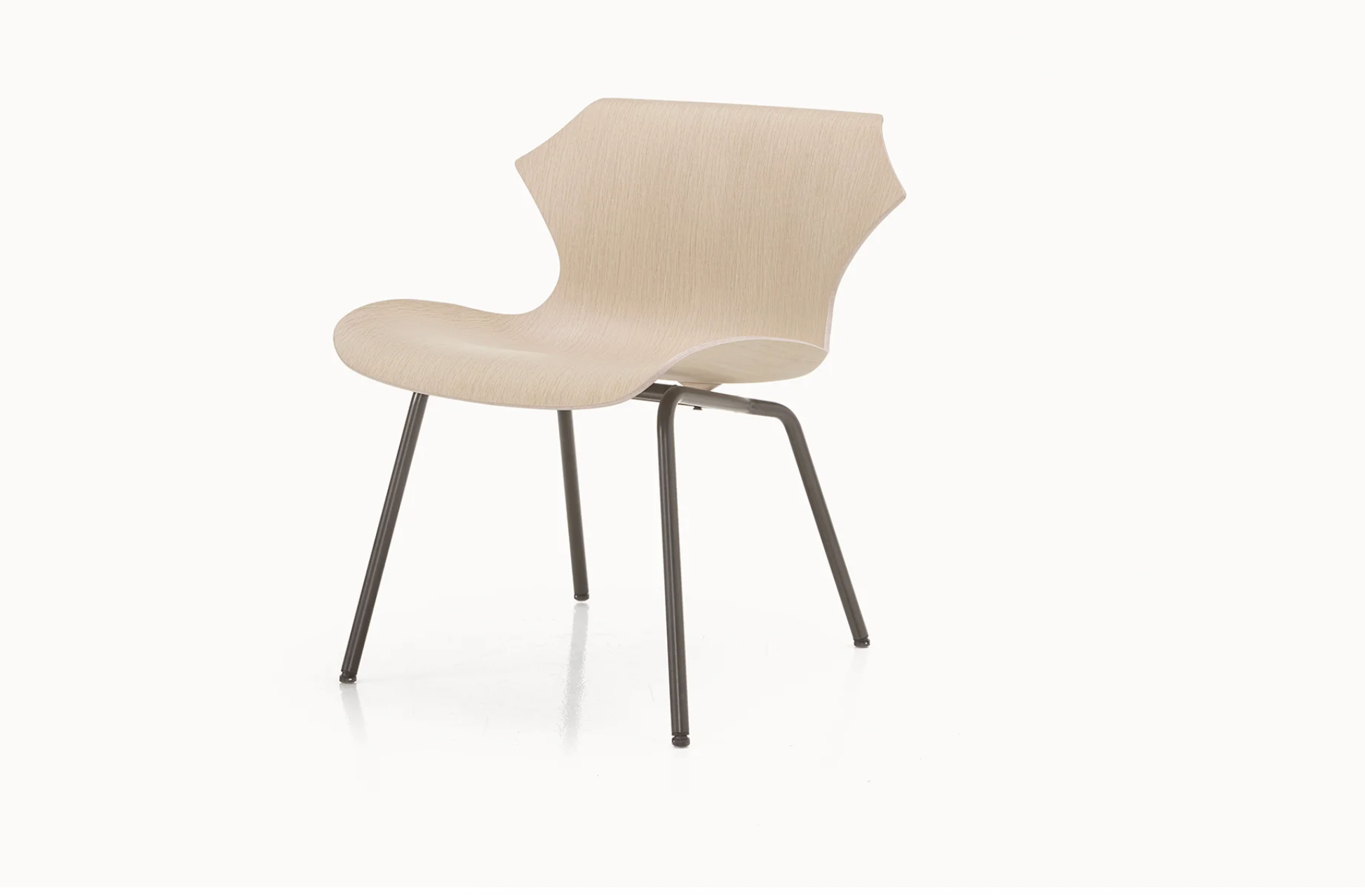 PETAL LOUNGE CHAIR METAL BASE par BassamFellows