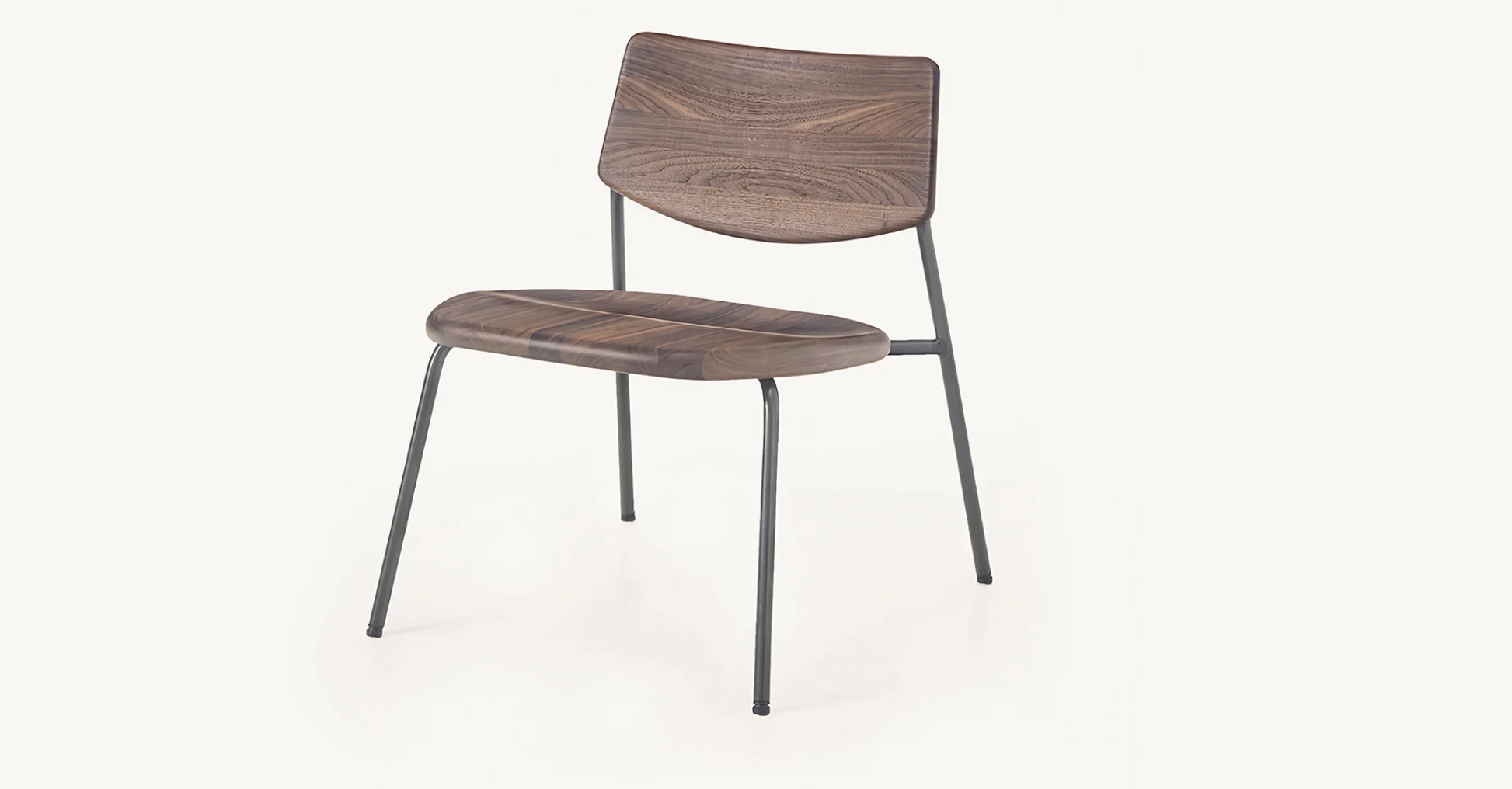 PIPE LOUNGE CHAIR par BassamFellows