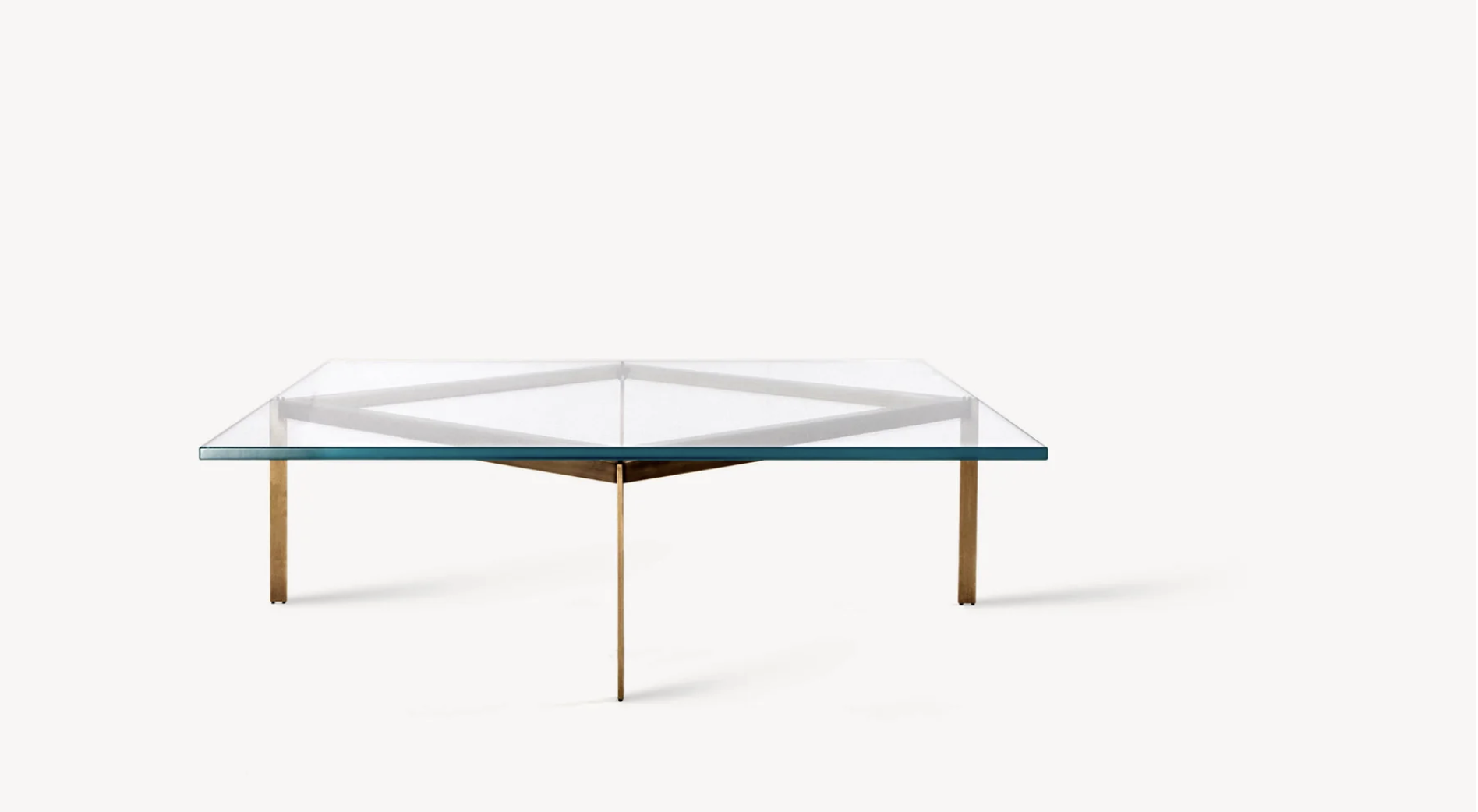 PLANK COFFEE TABLE par BassamFellows