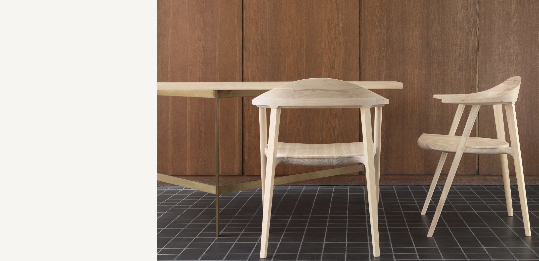 PLANK TABLE par BassamFellows