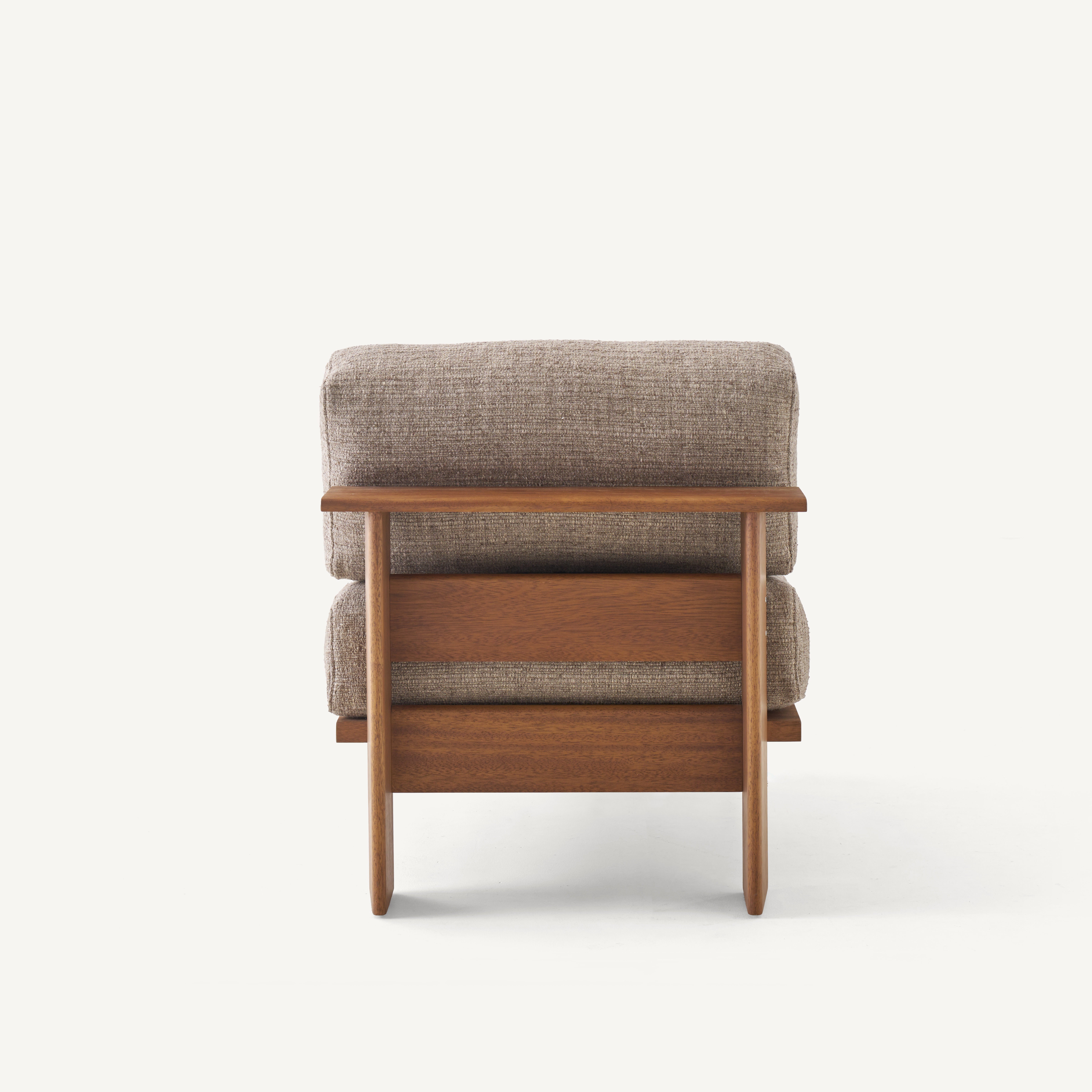 RAIL LOUNGE CHAIRS par BassamFellows