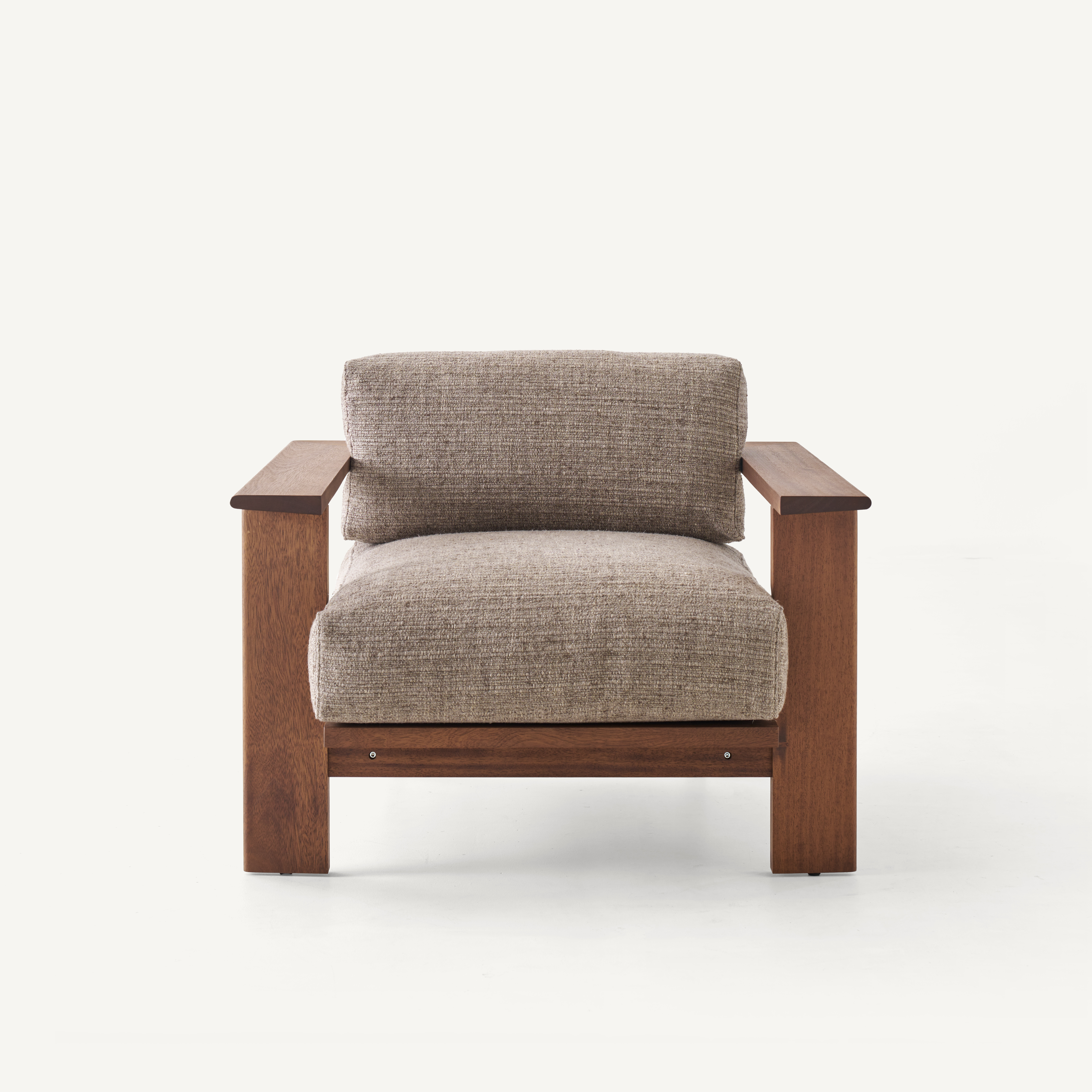 RAIL LOUNGE CHAIRS par BassamFellows