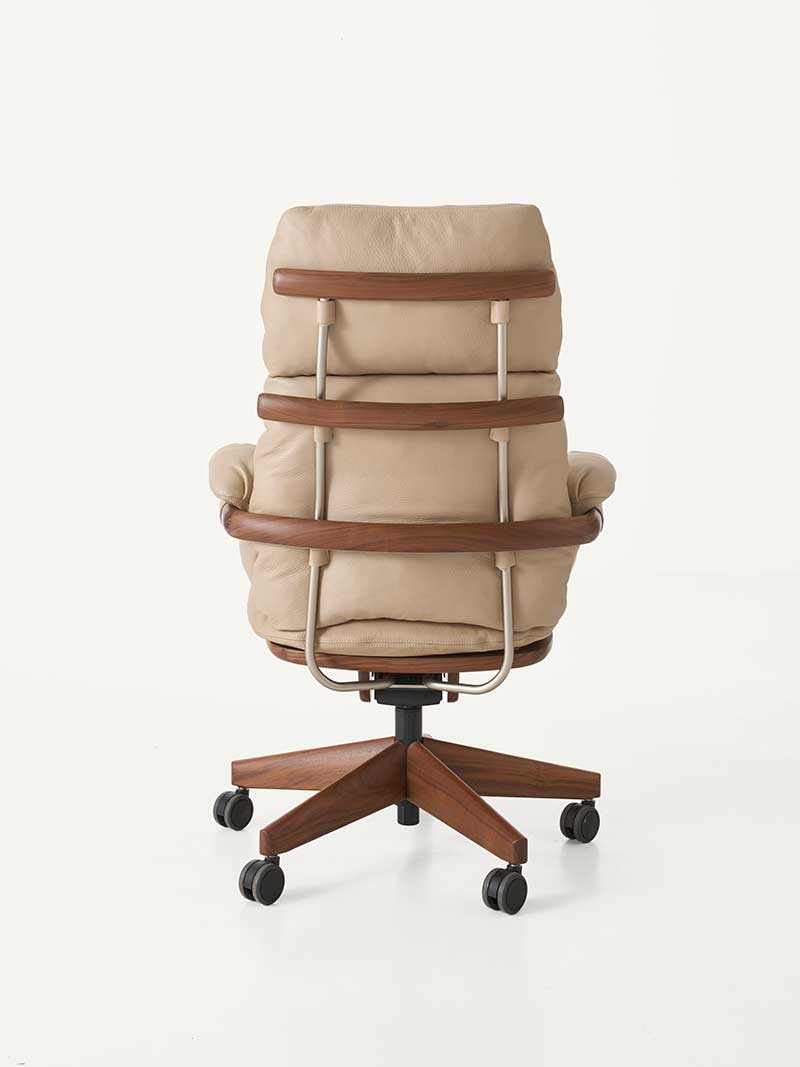 RAMUS HIGH BACK CHAIR par BassamFellows