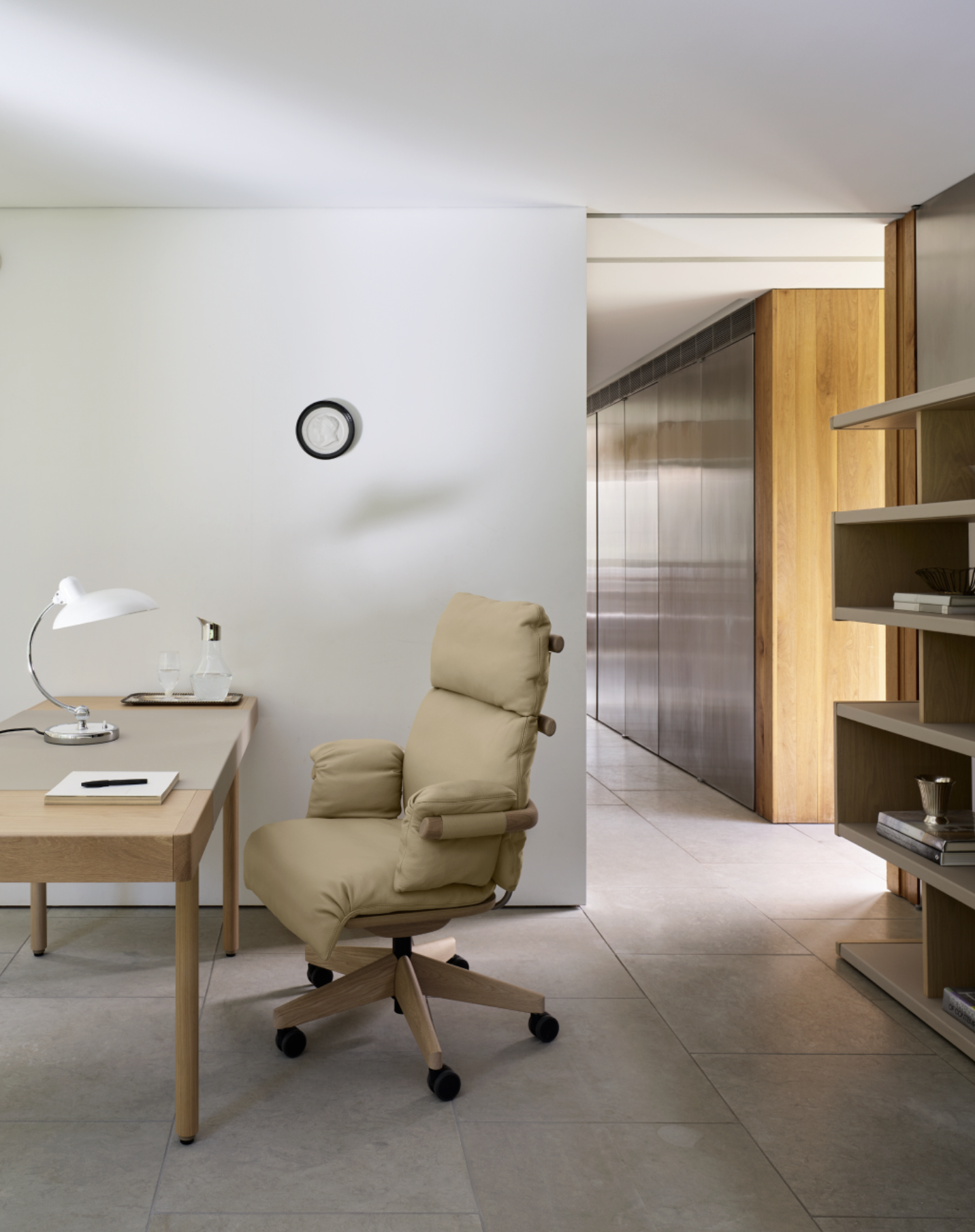 RAMUS HIGH BACK CHAIR par BassamFellows