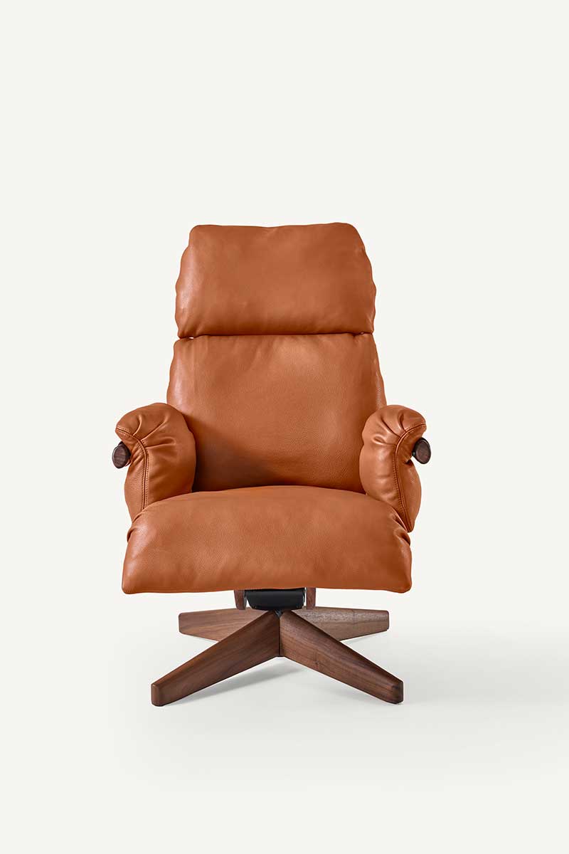RAMUS LOUNGE CHAIR par BassamFellows