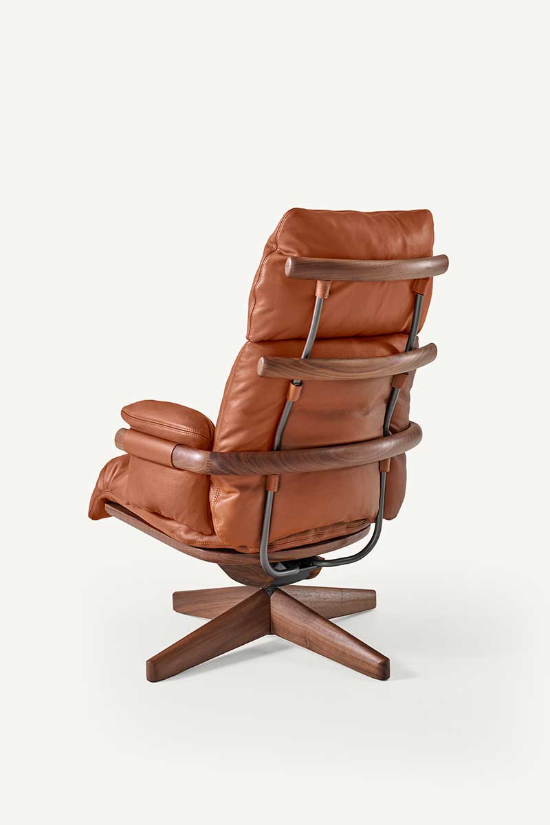 RAMUS LOUNGE CHAIR par BassamFellows