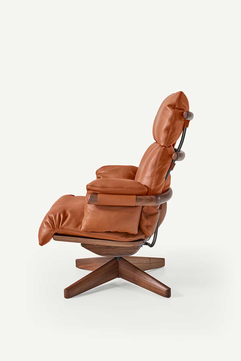 RAMUS LOUNGE CHAIR par BassamFellows