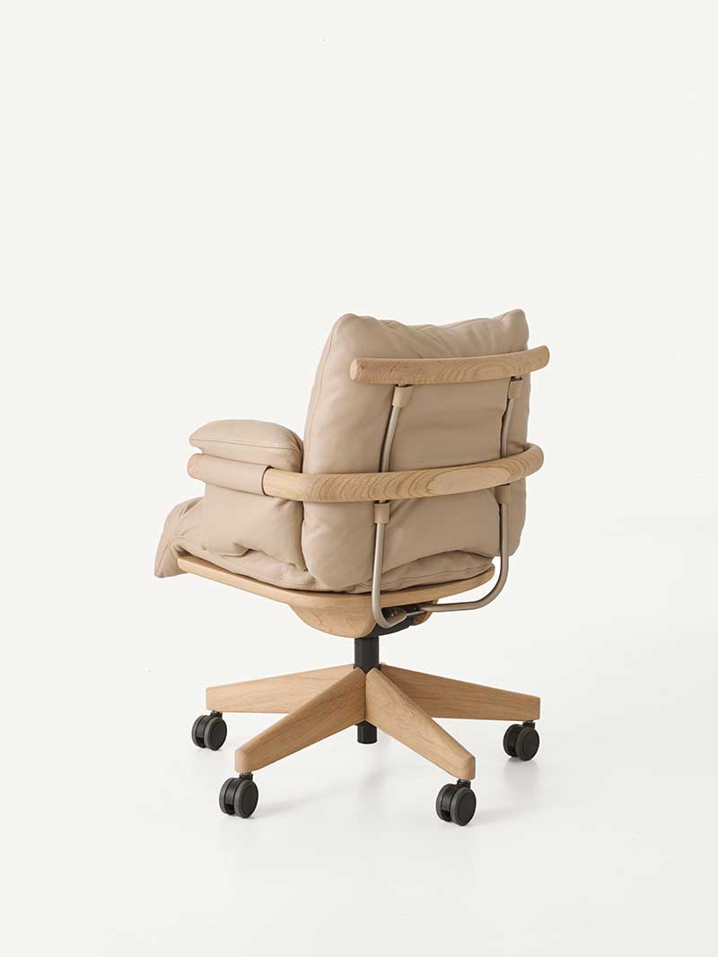 RAMUS LOW BACK CHAIR par BassamFellows