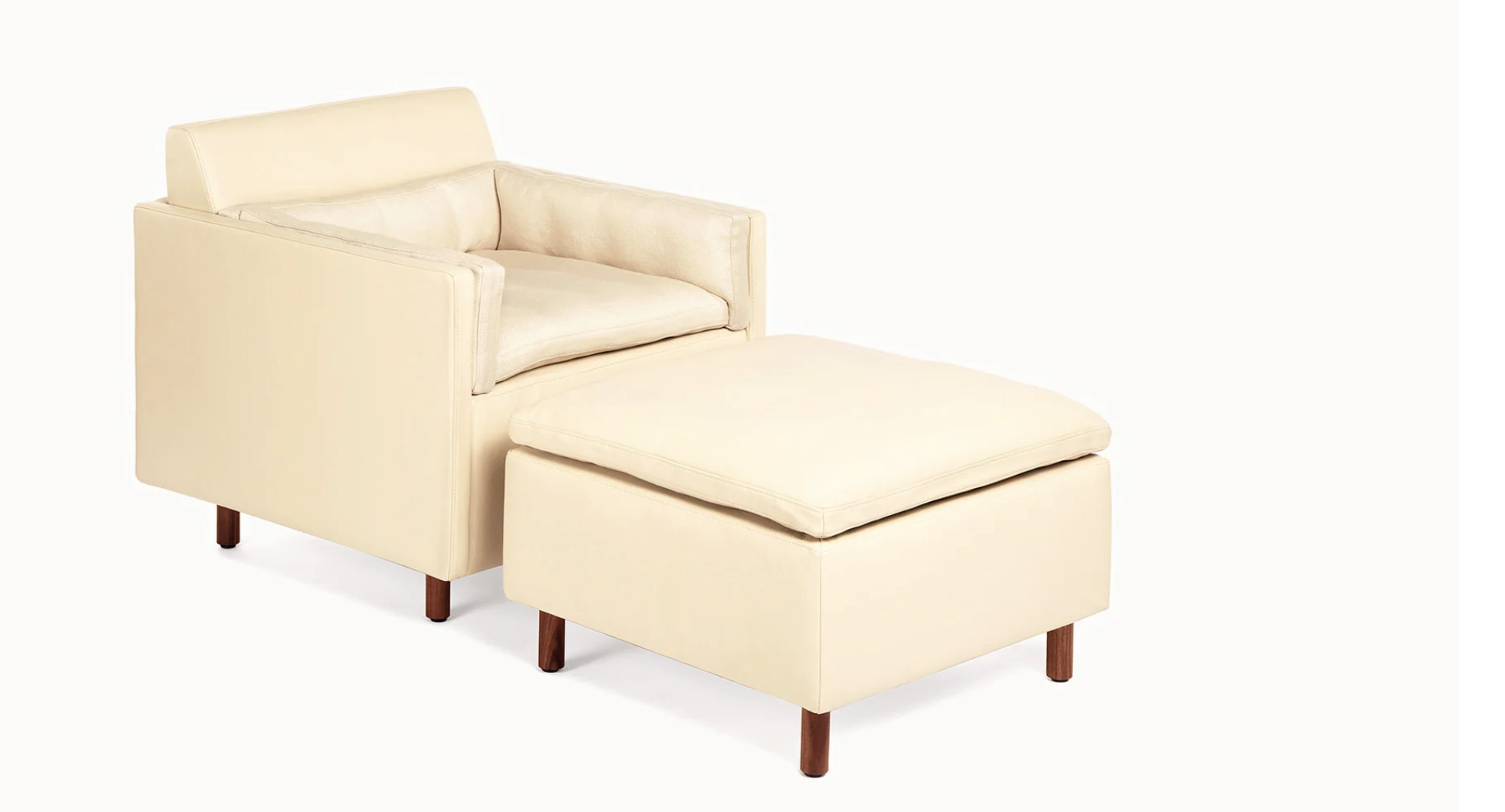 SALON CLUB CHAIR par BassamFellows