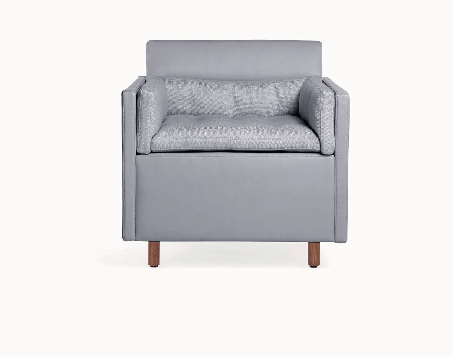 SALON CLUB CHAIR par BassamFellows