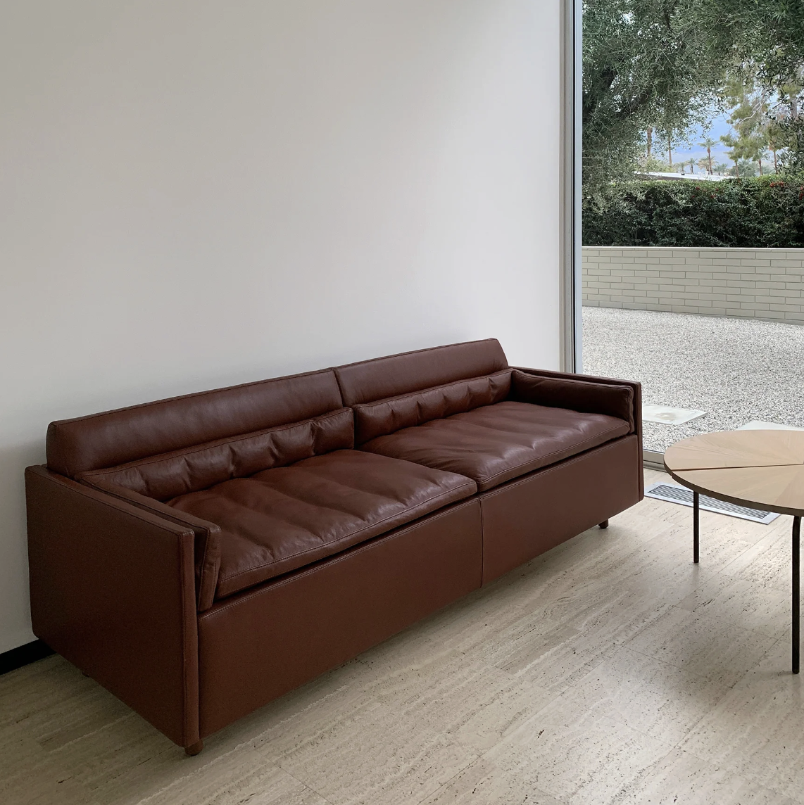 SALON SETTEE par BassamFellows