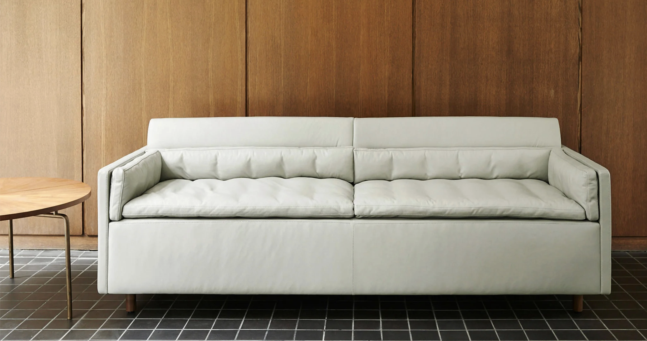 SALON SETTEE par BassamFellows