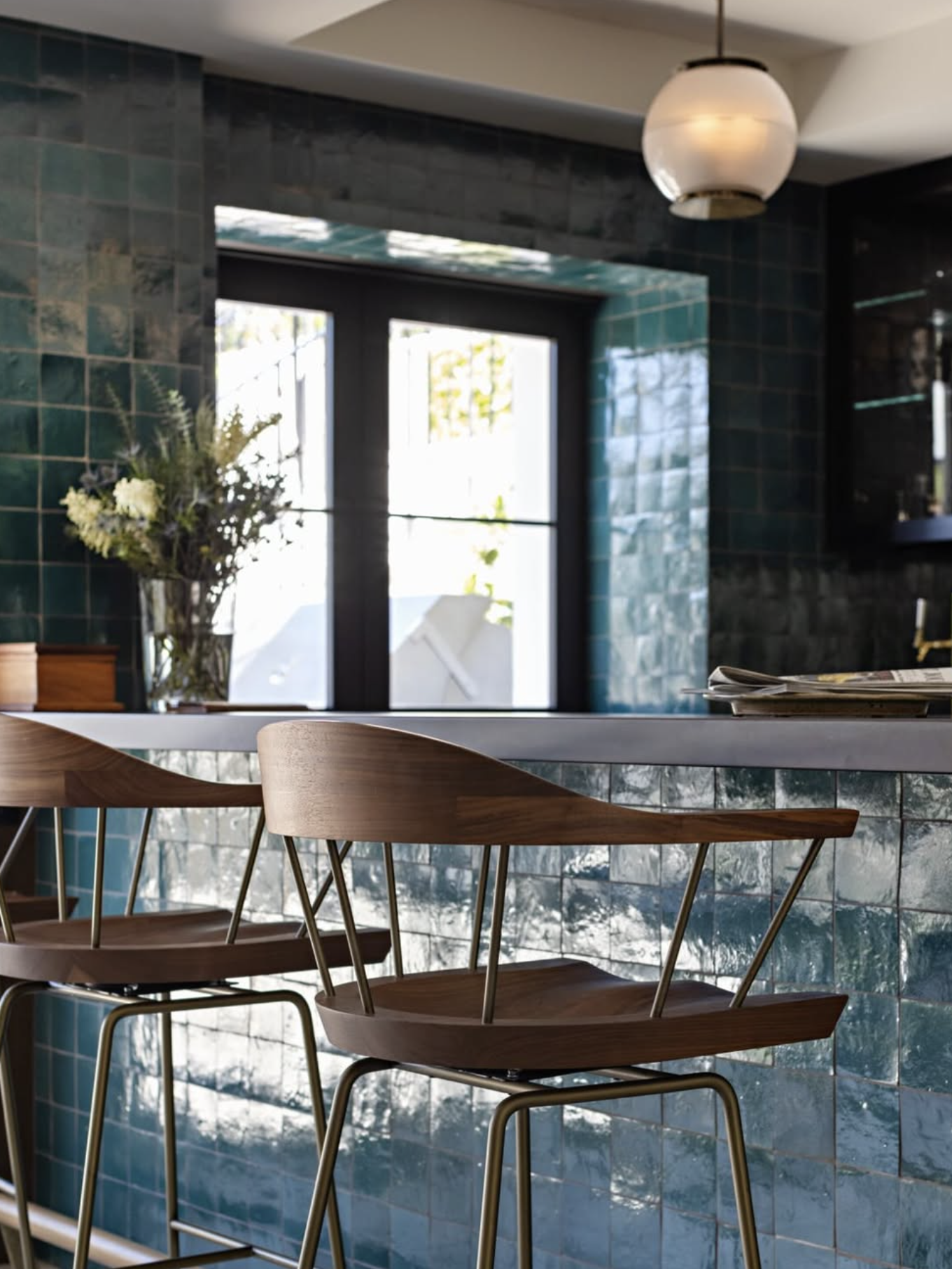 SPINDLE BAR CHAIR par BassamFellows