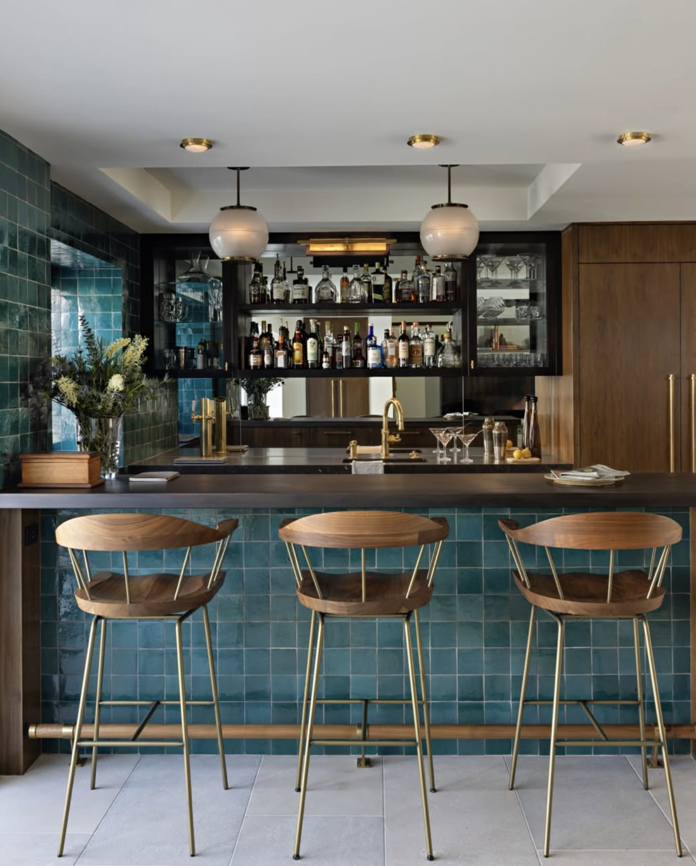 SPINDLE BAR CHAIR par BassamFellows