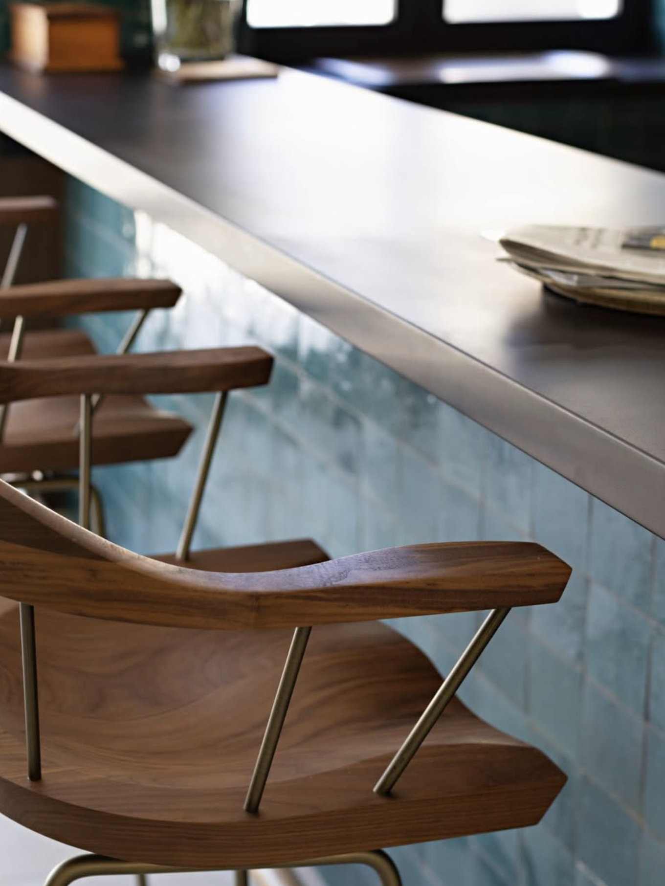 SPINDLE BAR CHAIR par BassamFellows