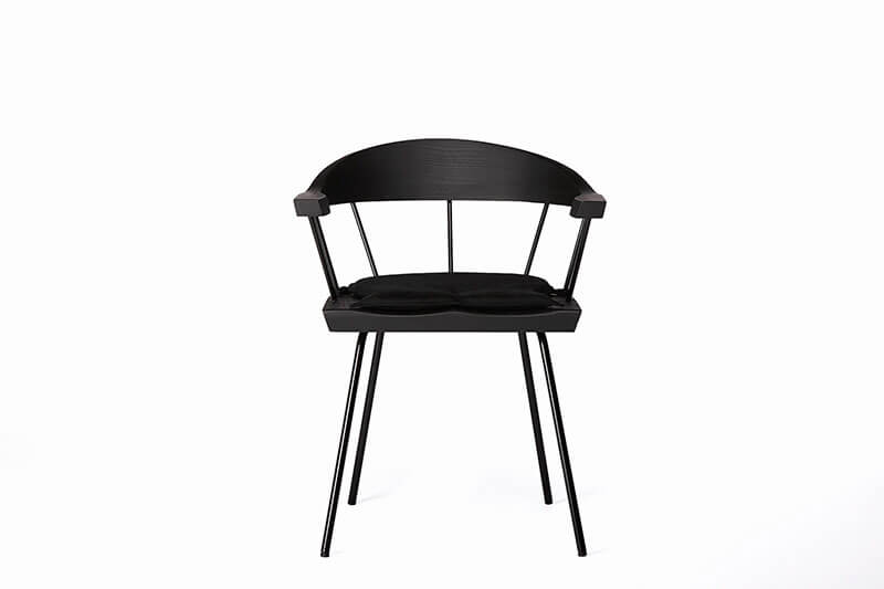 SPINDLE SIDE CHAIR par BassamFellows