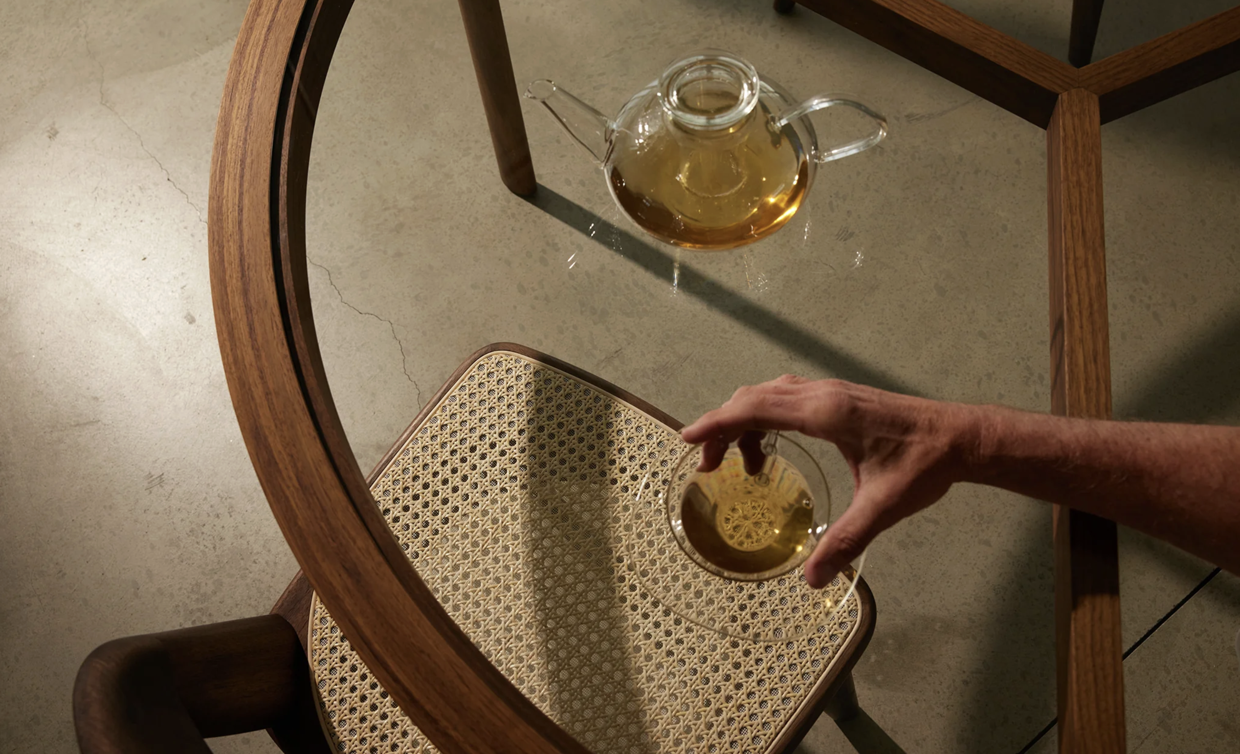 SPOKE TABLE SERIES par BassamFellows