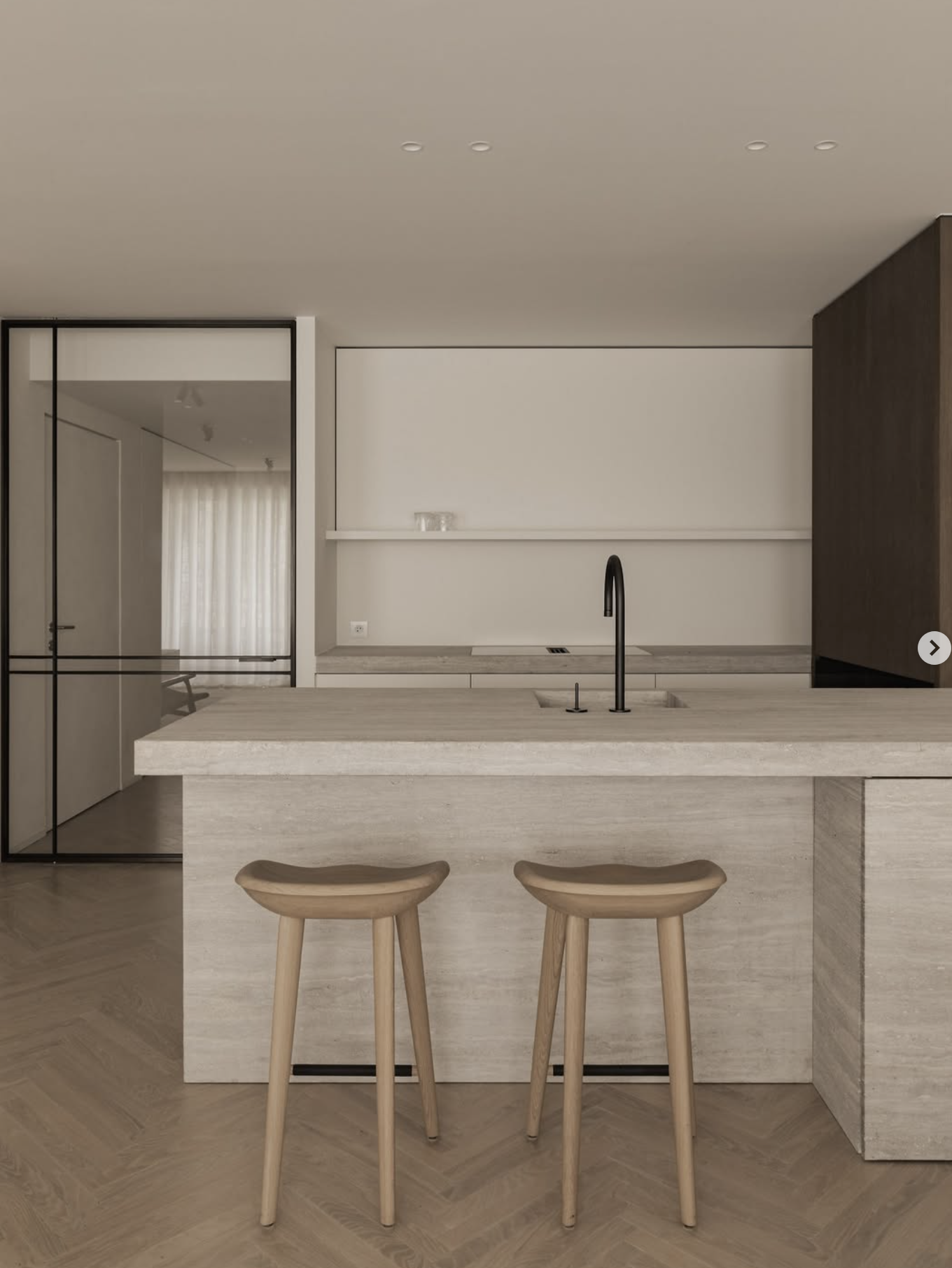 TRACTOR STOOL par BassamFellows