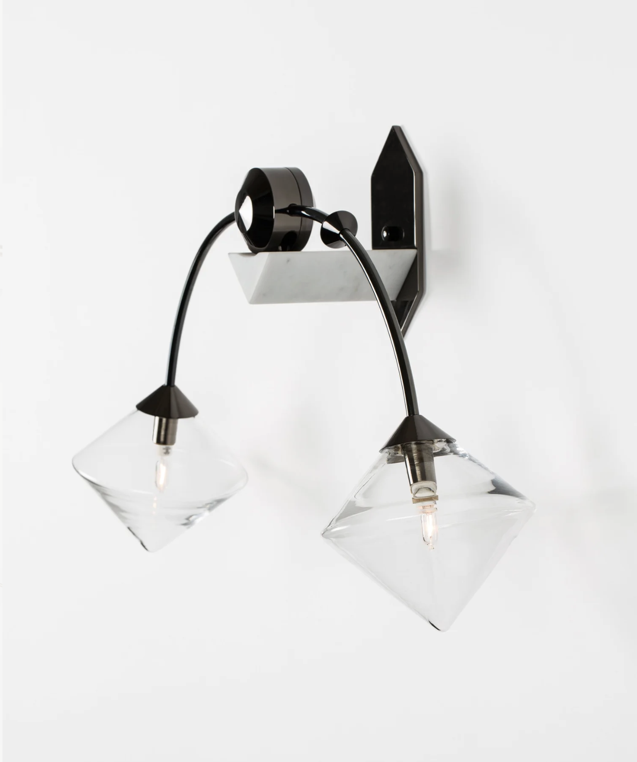 FKA THEMIS SCONCE 27 par Bec Brittain