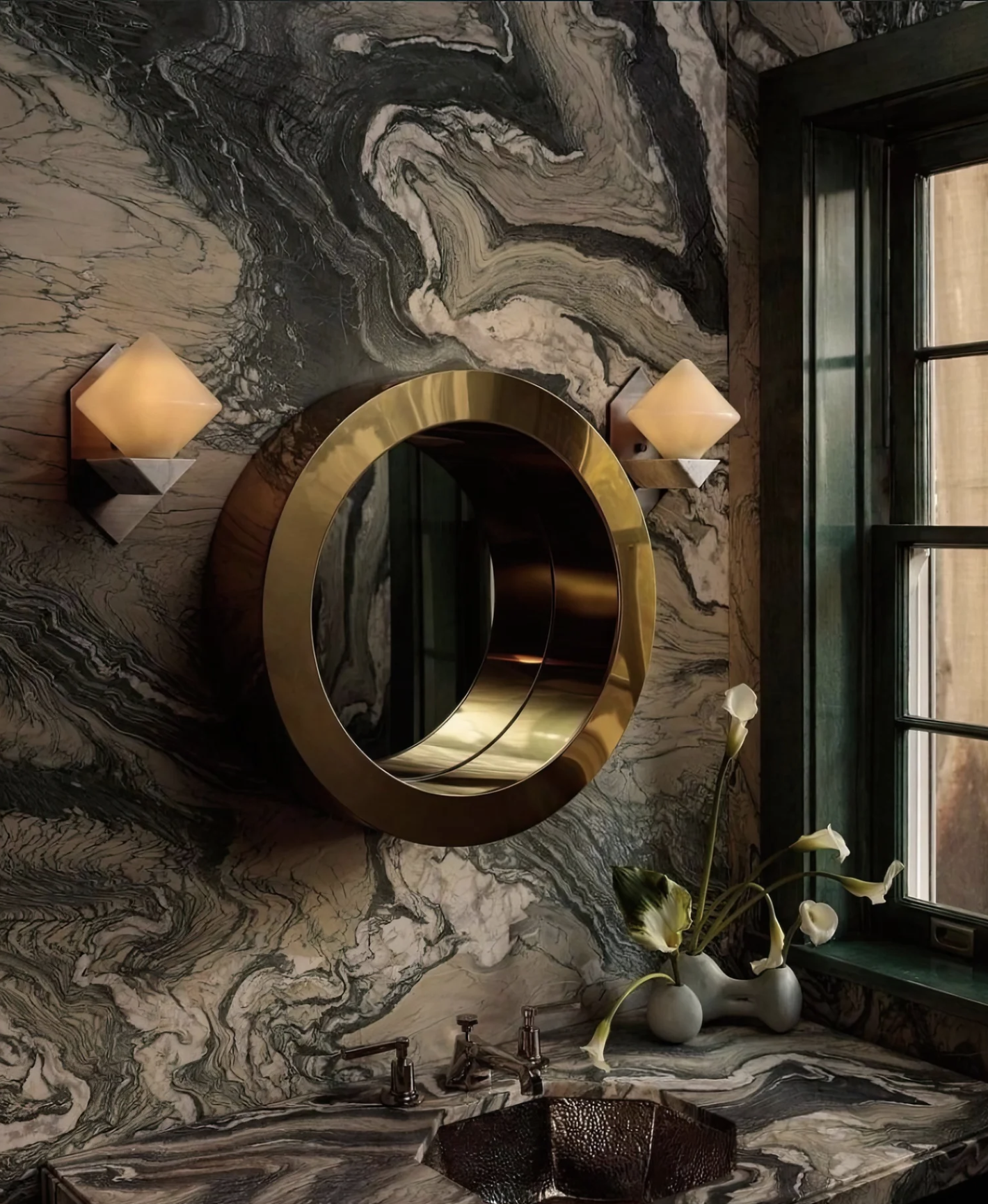 FKA THEMIS SCONCE 6 par Bec Brittain