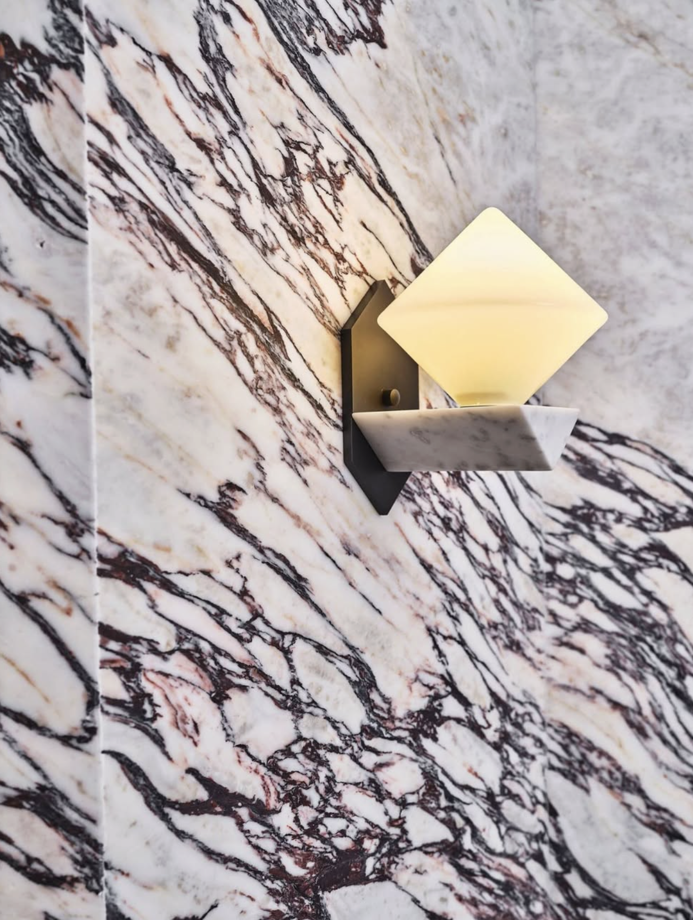 FKA THEMIS SCONCE 6 par Bec Brittain