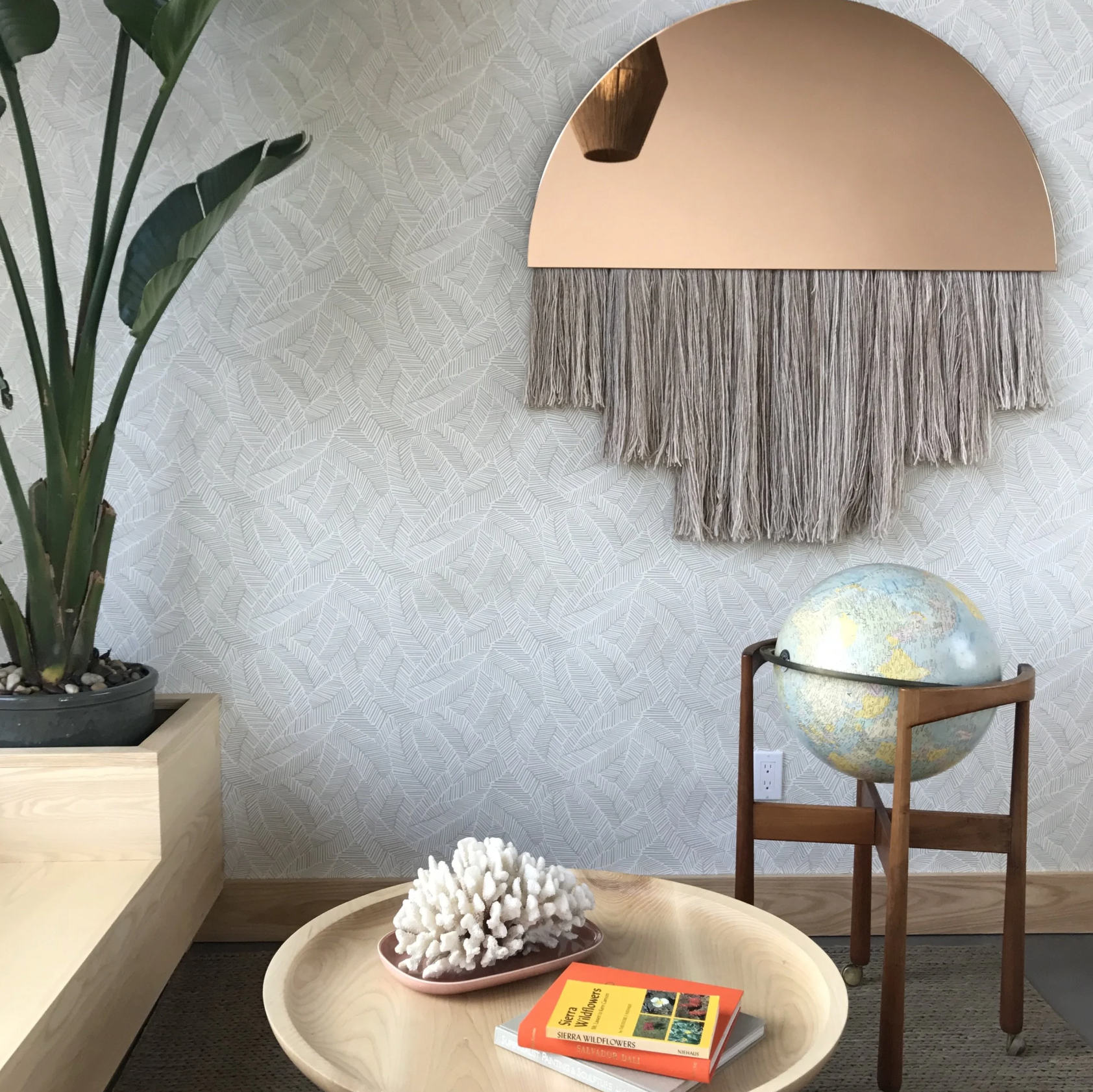 HALF MOON MIRROR par Ben & Aja Blanc