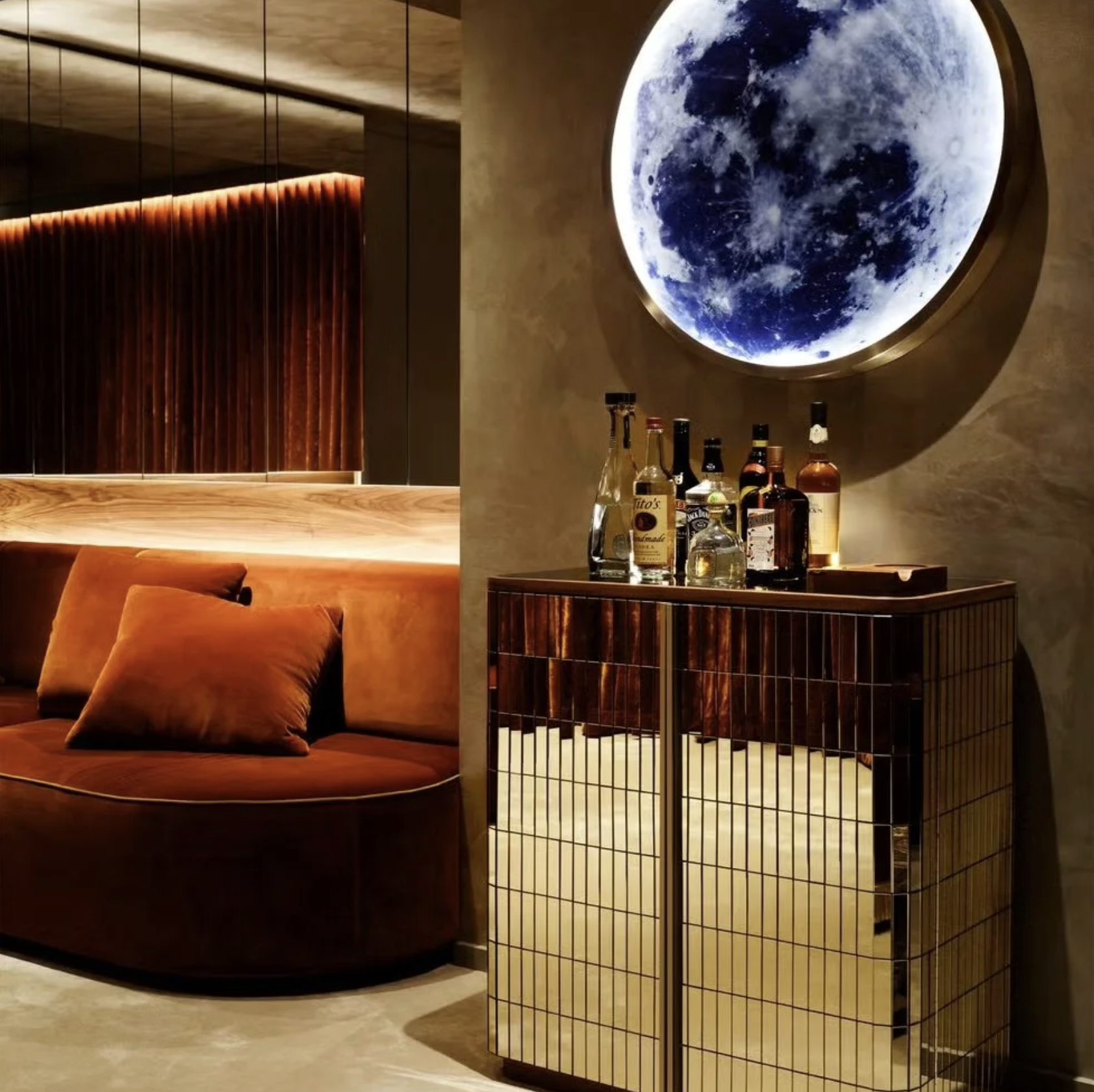 MOON LIGHT par Ben & Aja Blanc