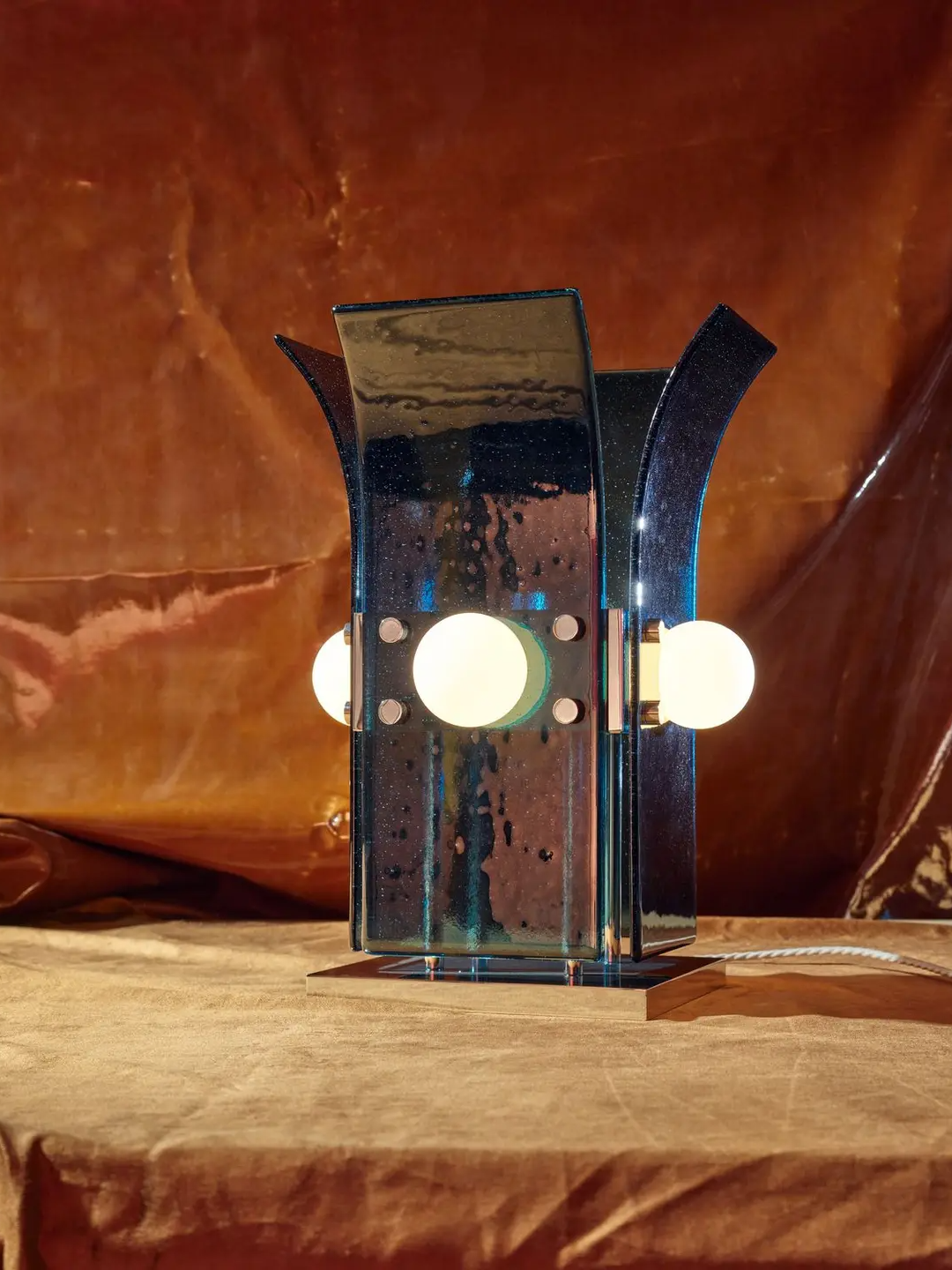 PALM TABLE LAMP par Blue Green Works