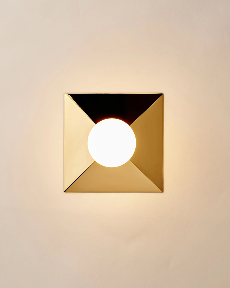 PYRAMID SCONCE par Blue Green Works