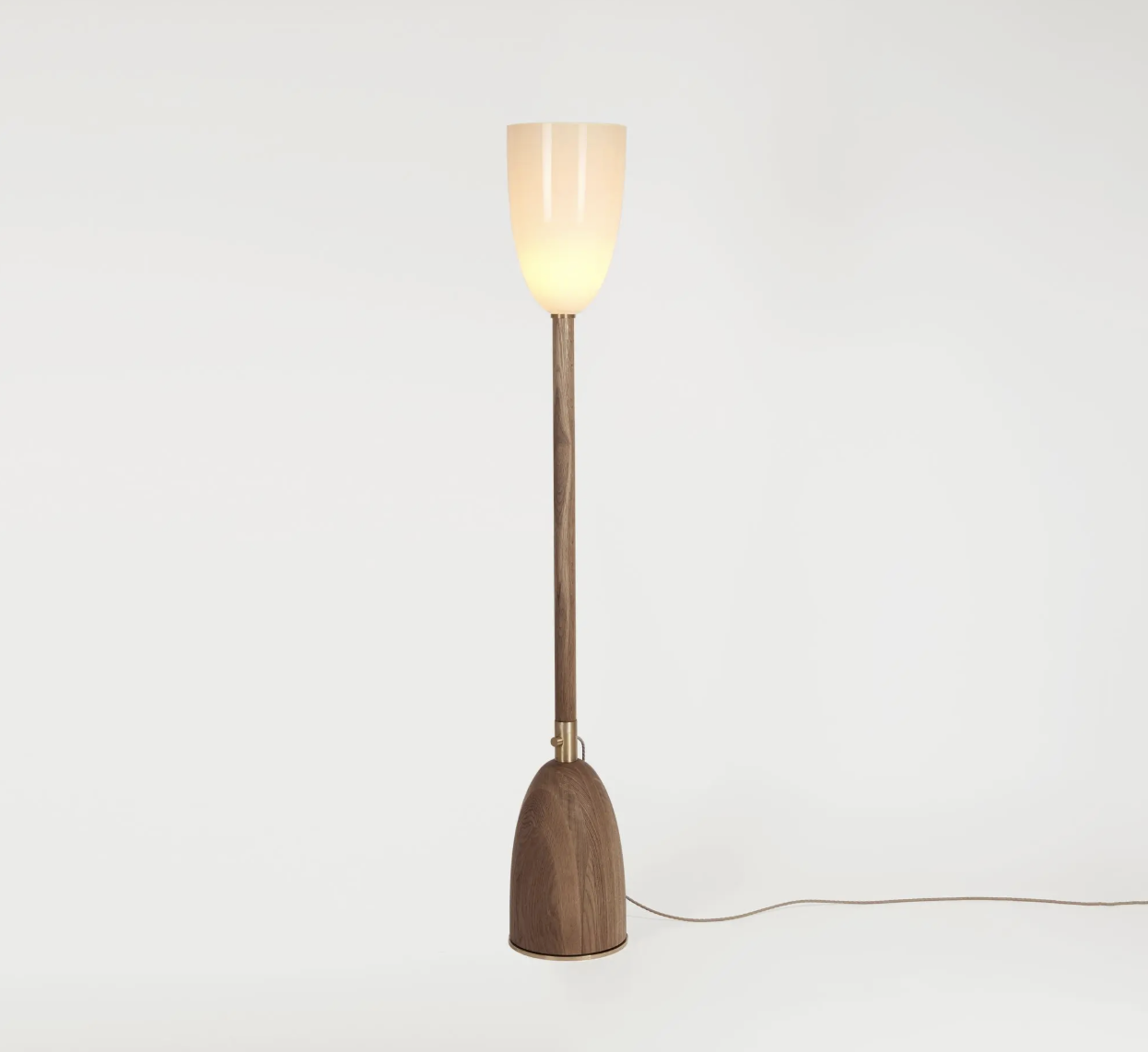 TROPHY FLOOR LAMP par Blue Green Works