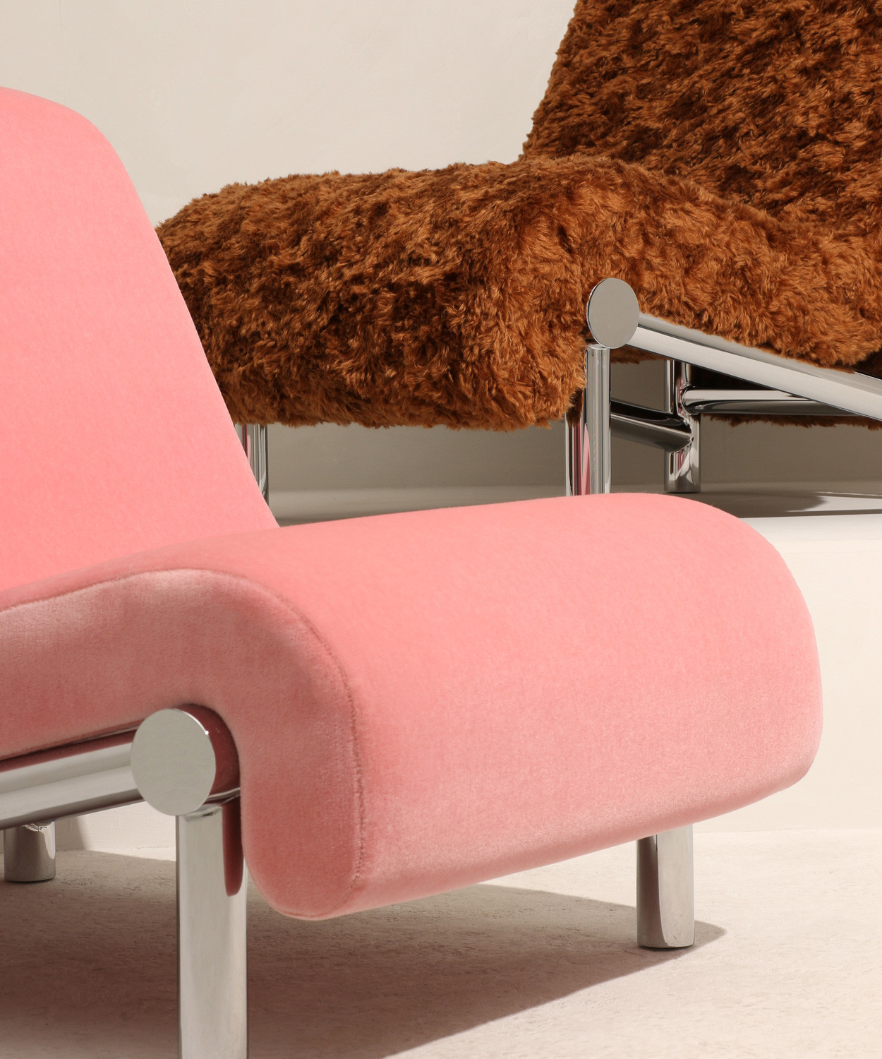 CHROME MELT LOUNGE CHAIR par Bower