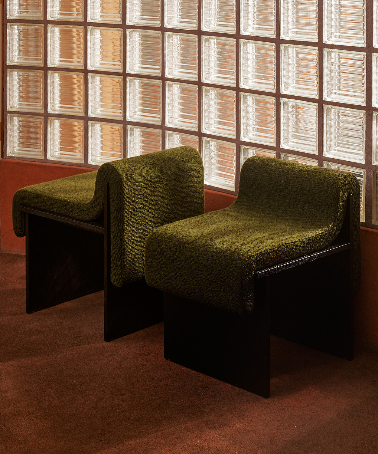 LOW BACK MELT CHAIR par Bower