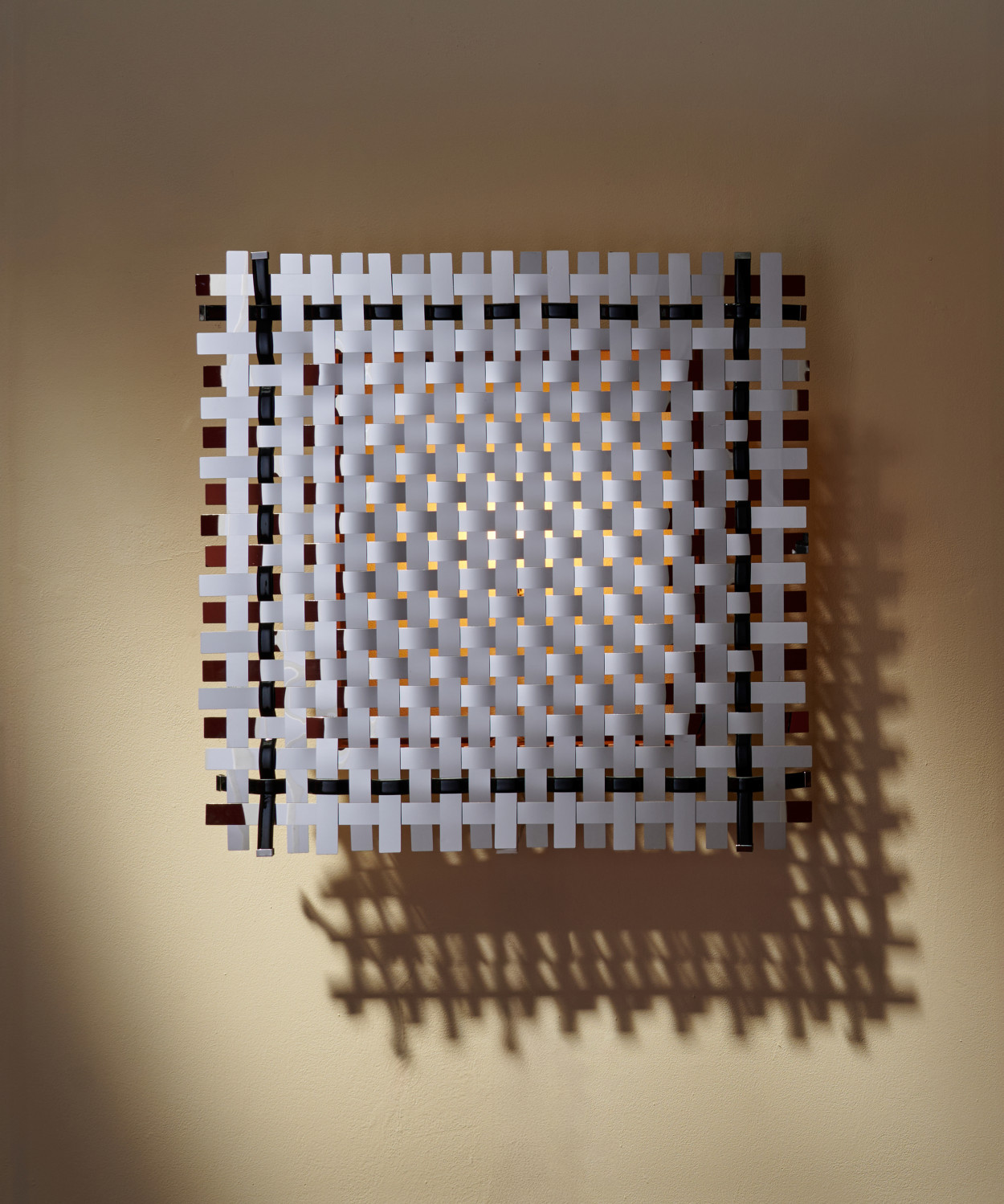 WOVEN MIRROR I par Bower