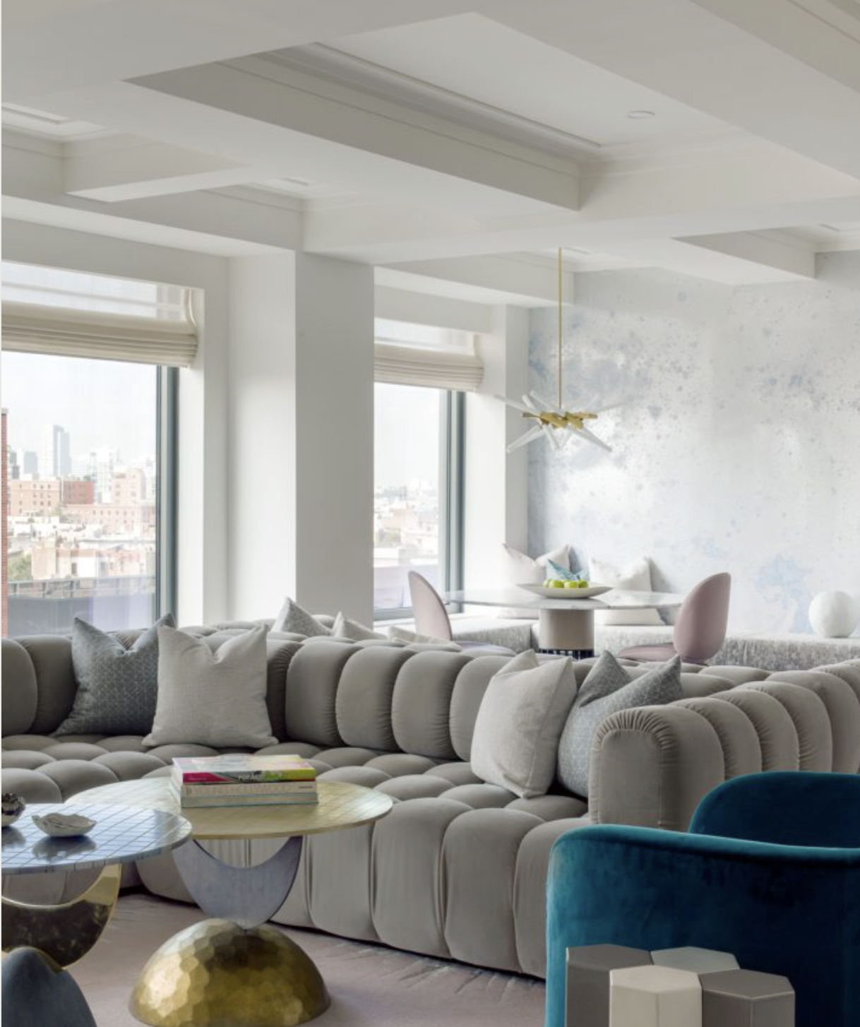 INVERTED SPACES par Calico Wallpaper