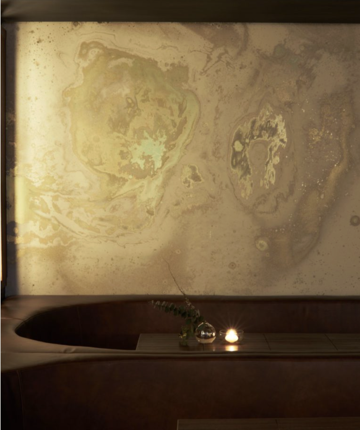 INVERTED SPACES par Calico Wallpaper