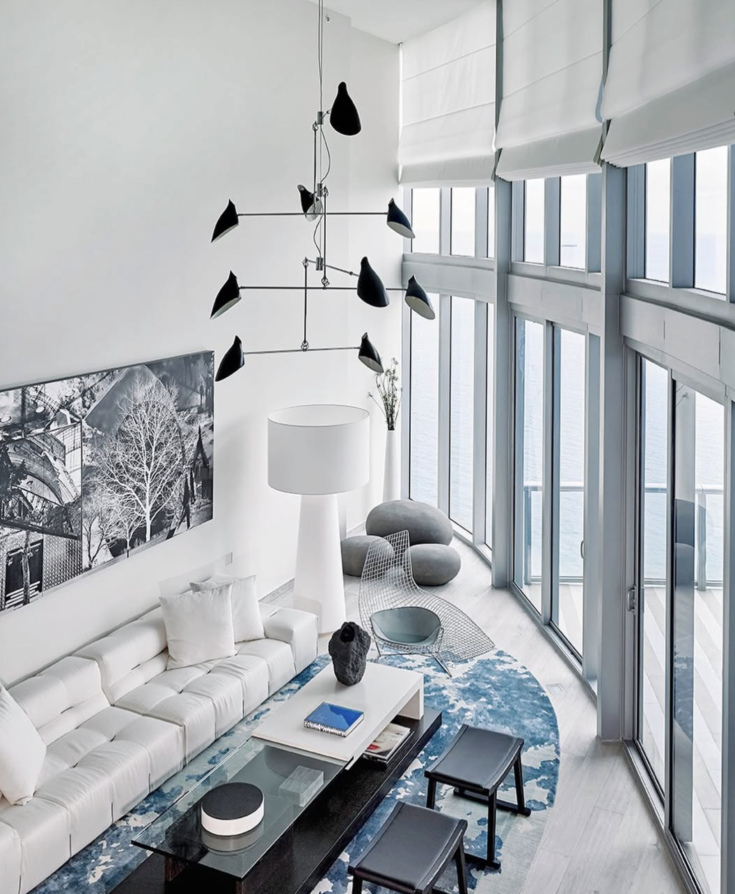 BOTTLE TIERED MOBILE No. 405 par David Weeks