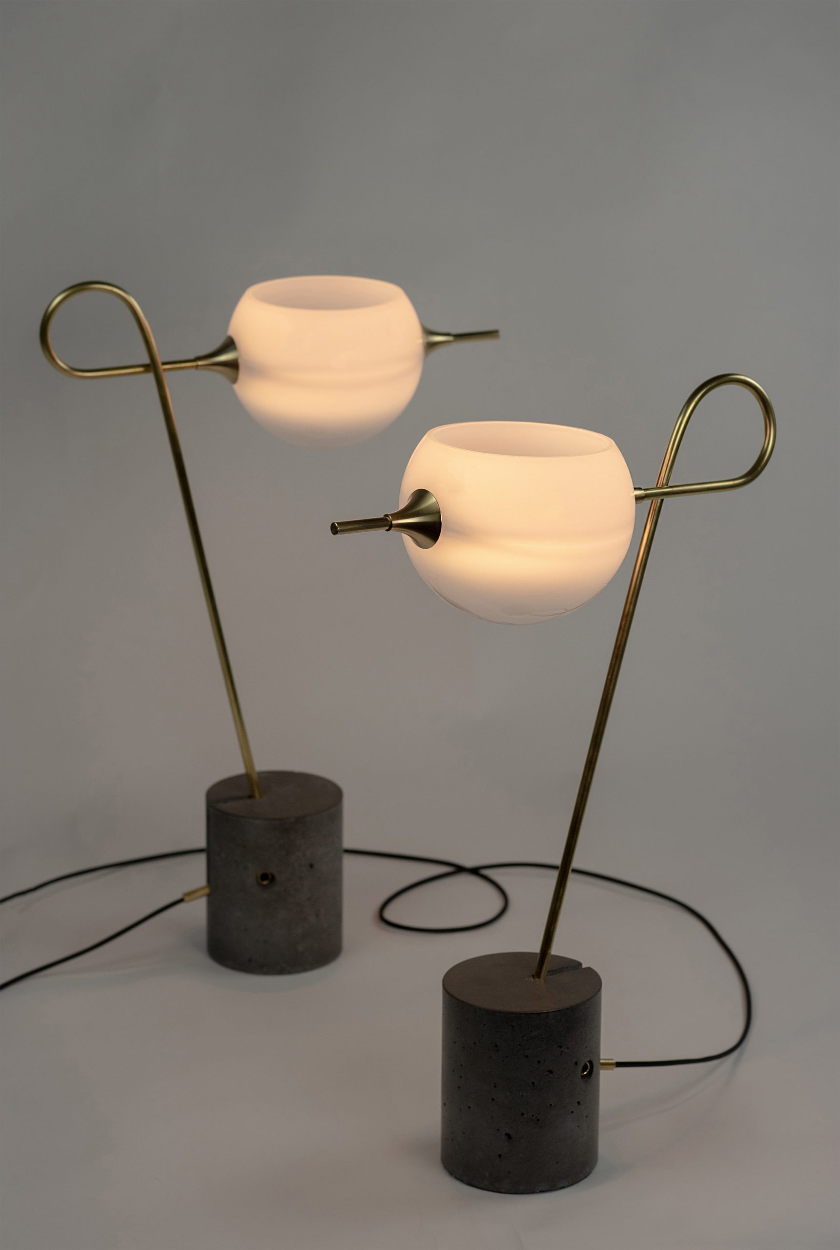 WHIPLASH TABLE LAMP No. 122 par David Weeks