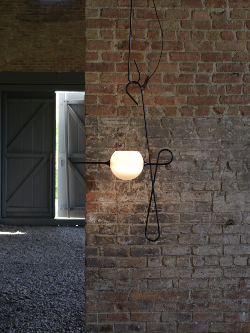 WHIPLASH PENDANT No. 460 par David Weeks