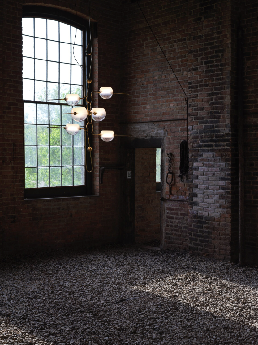 WHIPLASH TIERED PENDANT No. 461 par David Weeks