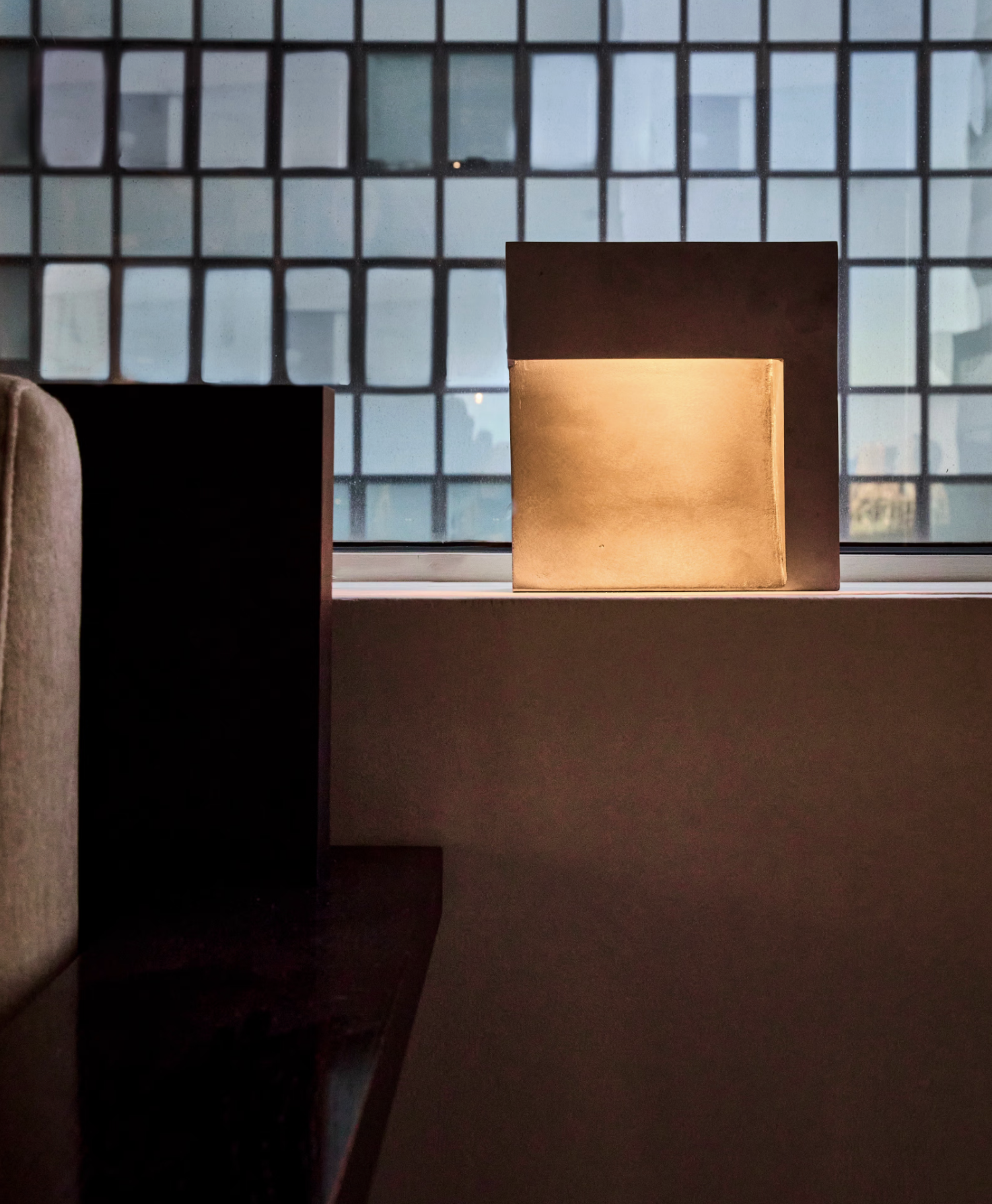 ANGLE SCONCE par De Troupe