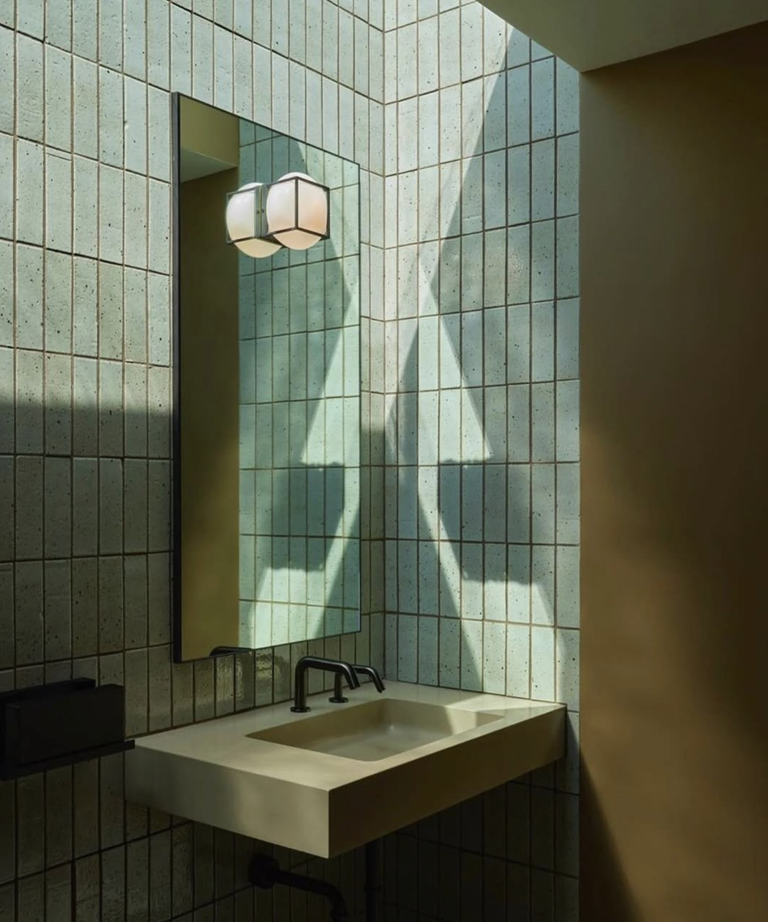 BULLE SCONCE par De Troupe