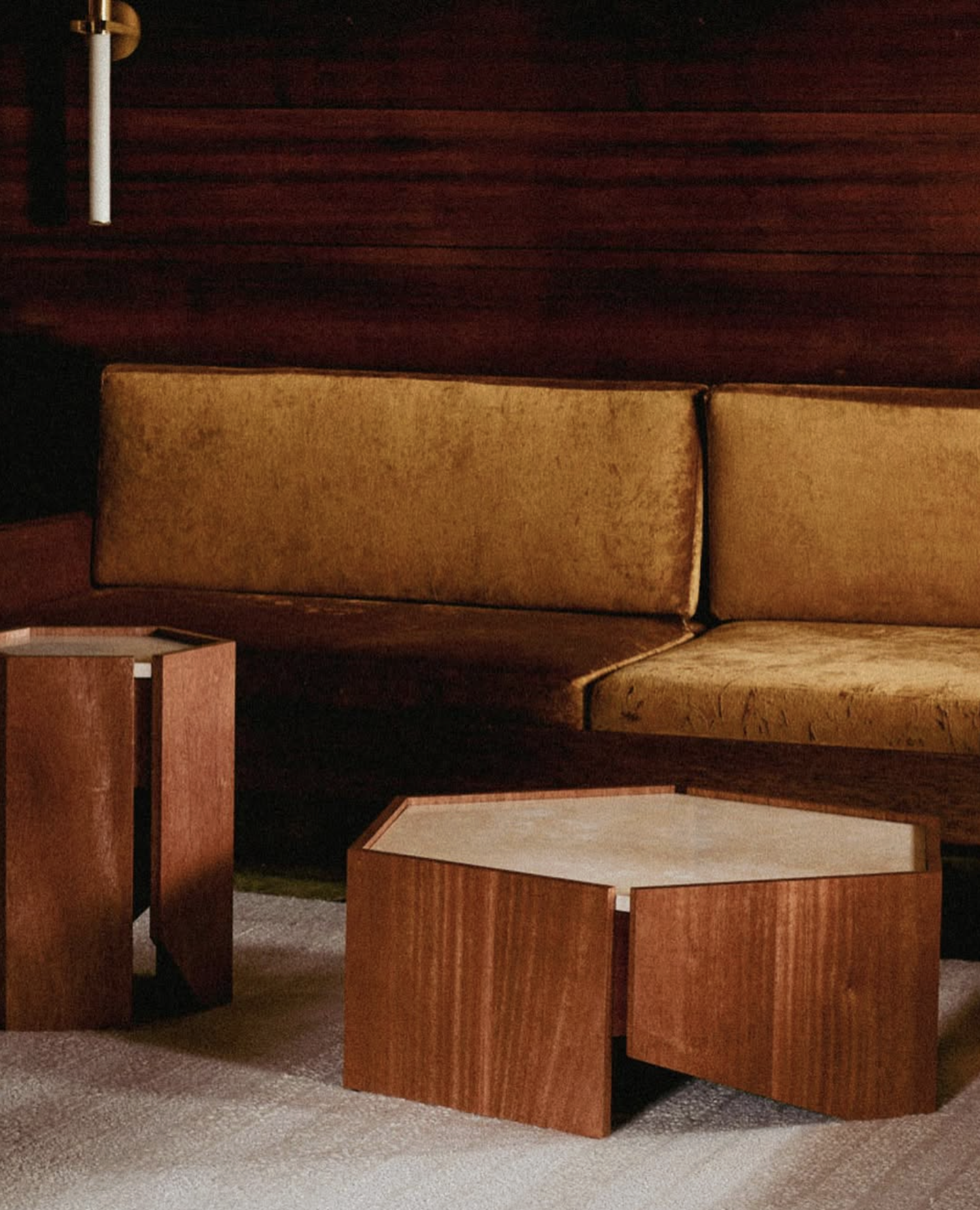 CHATEAU TABLES par De Troupe