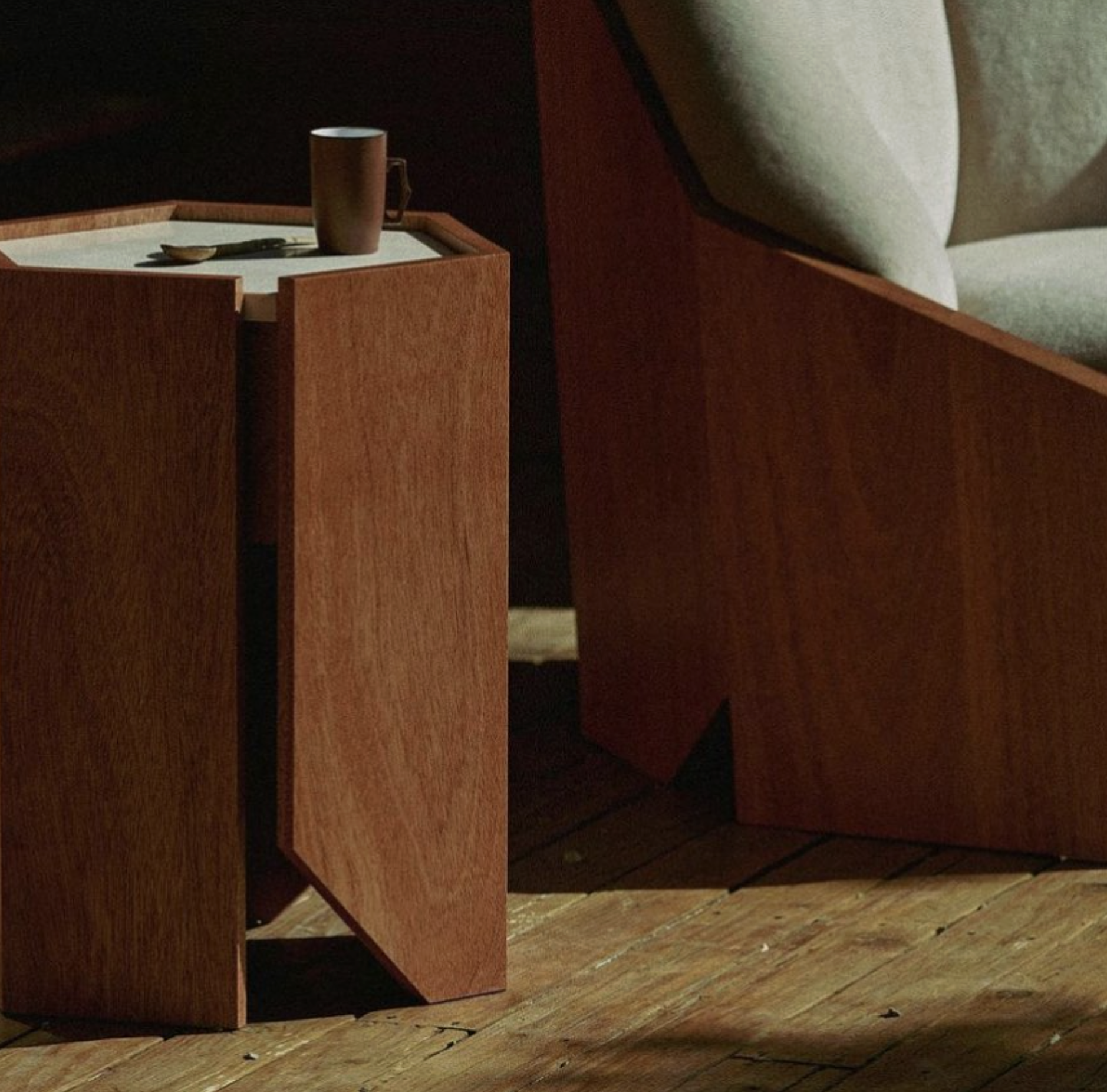 CHATEAU TABLES par De Troupe