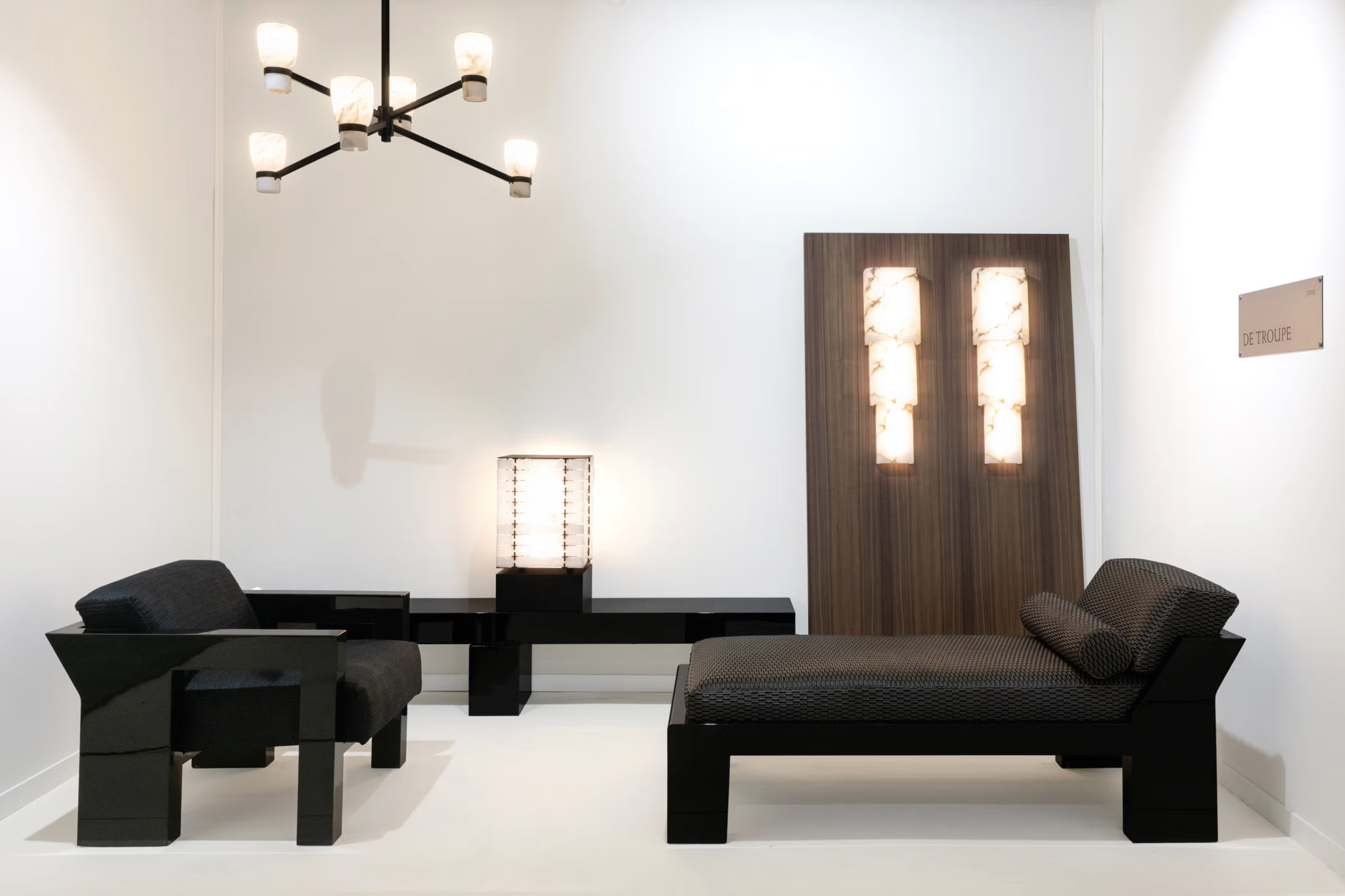 EDITION NO.1 - SMALL CHANDELIER par De Troupe