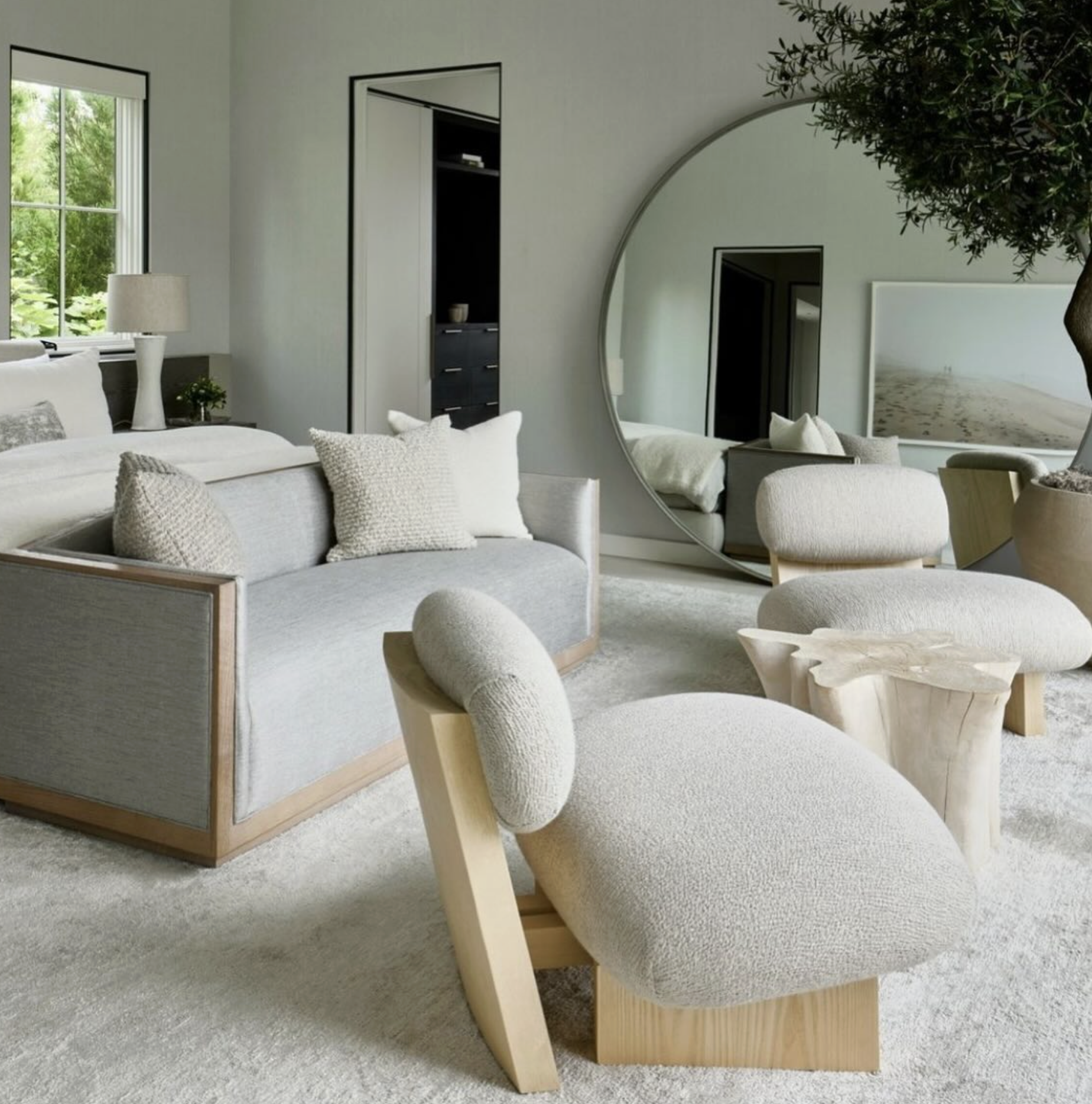 JIA CHAIR AND OTTOMAN par De Troupe