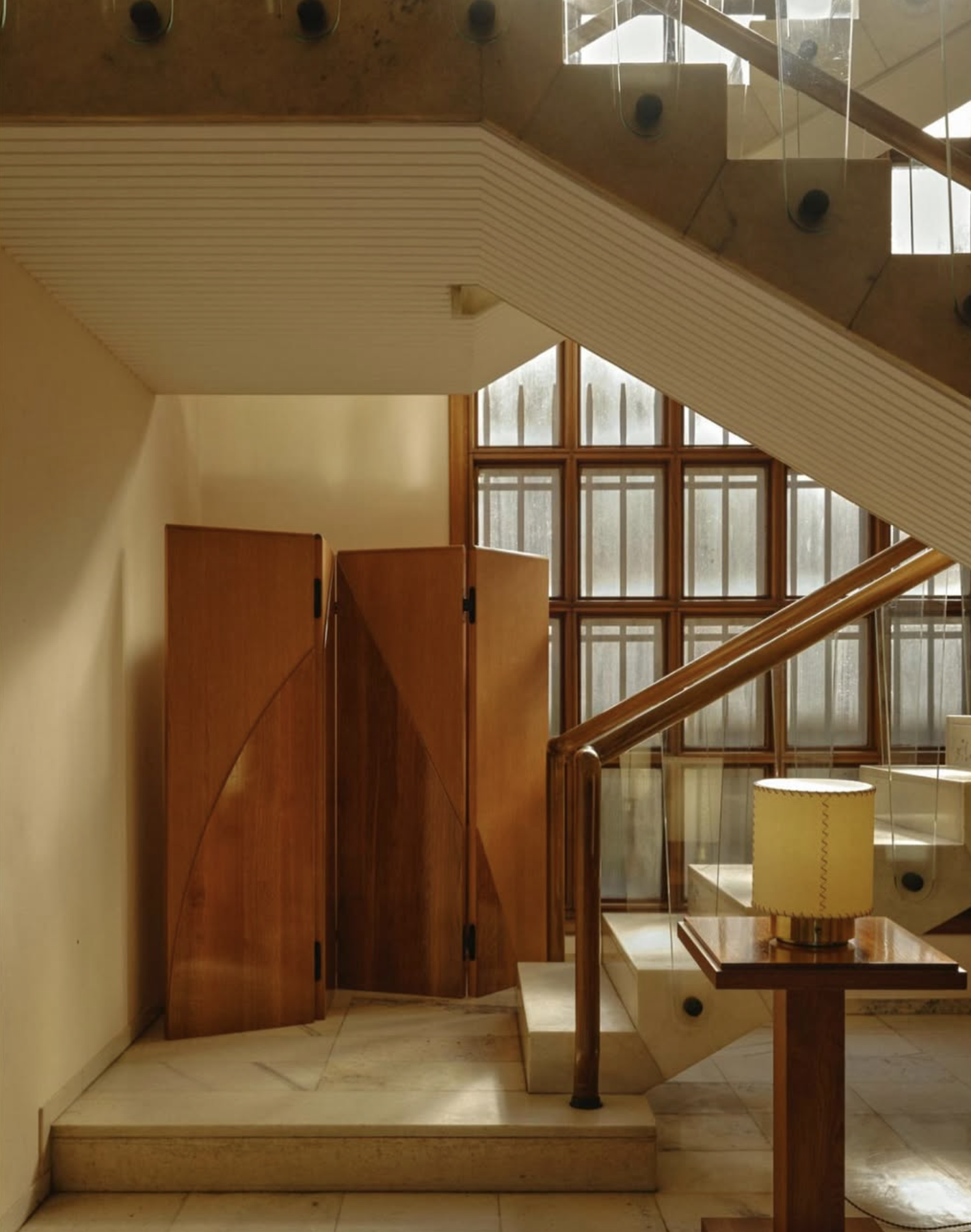 PEDREGAL TABLE LAMP par De Troupe