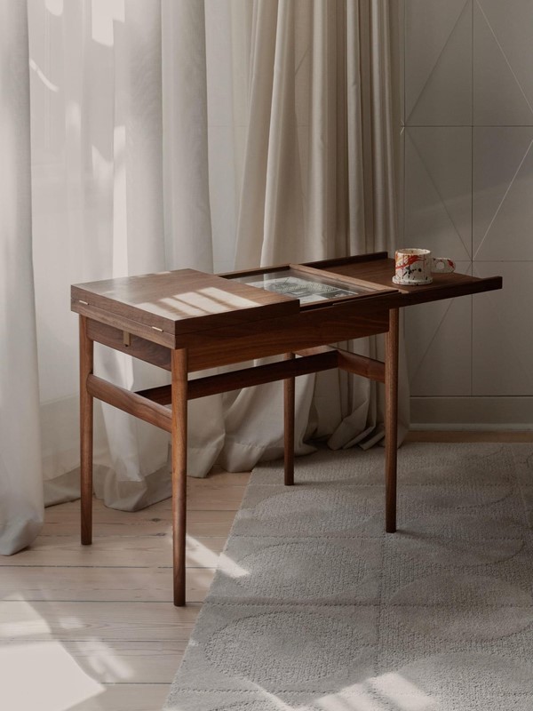 ART COLLECTORS TABLE par Finn juhl