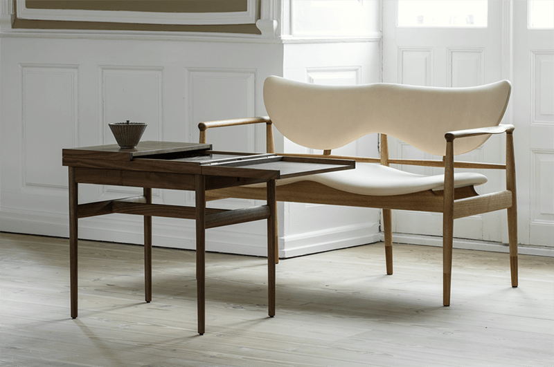 ART COLLECTORS TABLE par Finn juhl