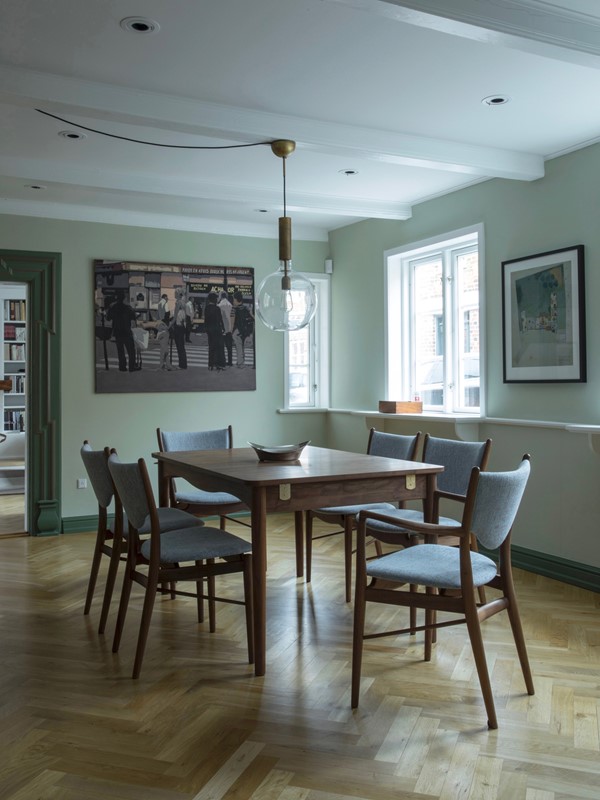 BOVIRKE TABLE par Finn juhl